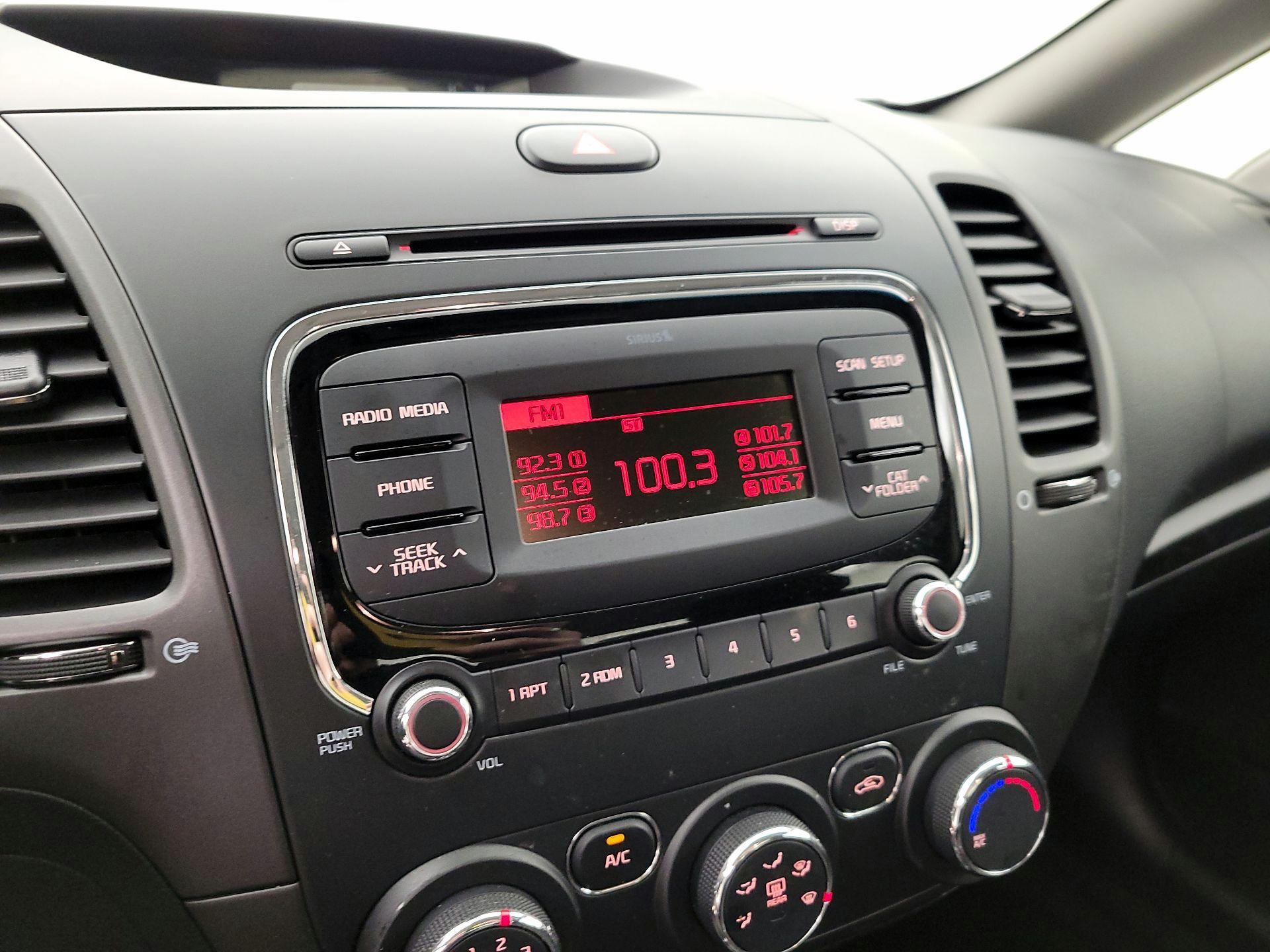 Thumbnail: 2017 Kia Forte - 14