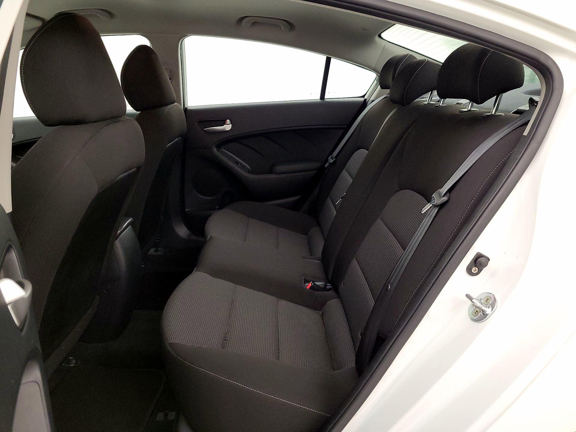 Thumbnail: 2017 Kia Forte - 18