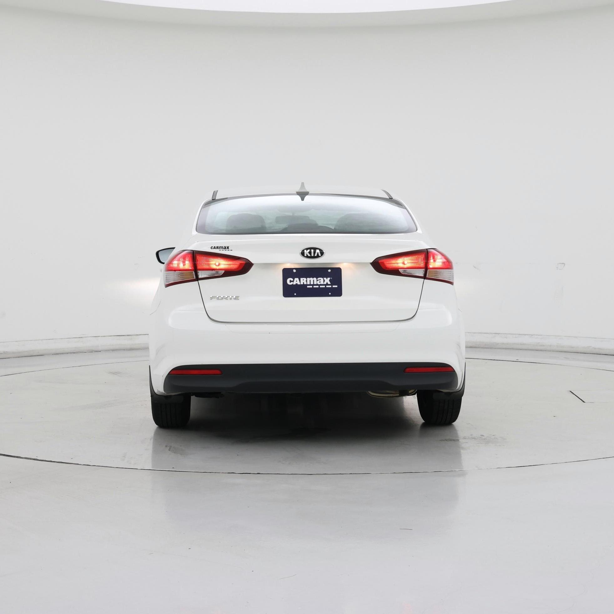 Thumbnail: 2017 Kia Forte - 6