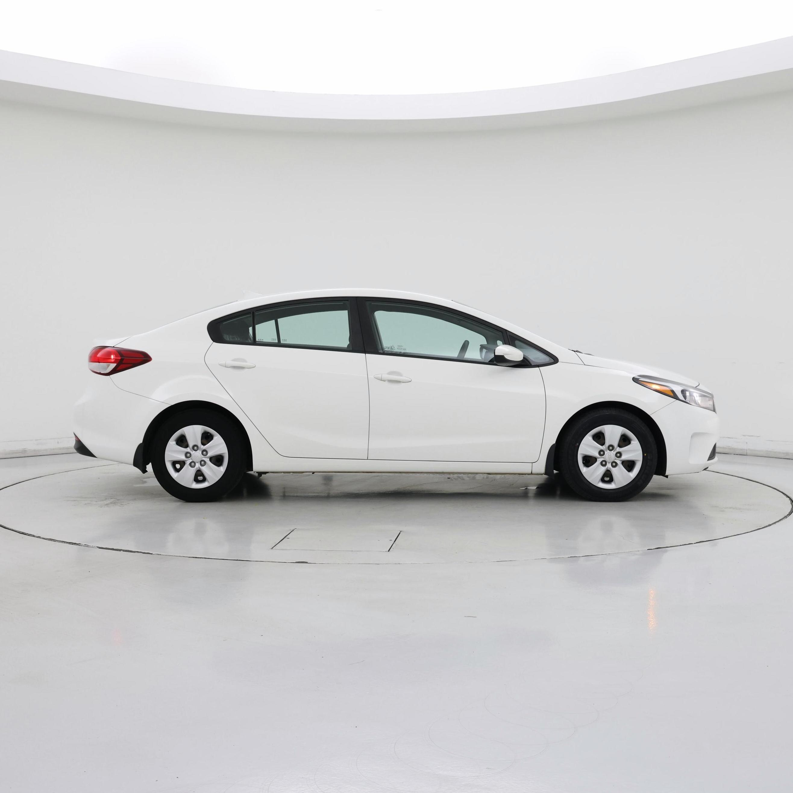 Thumbnail: 2017 Kia Forte - 7