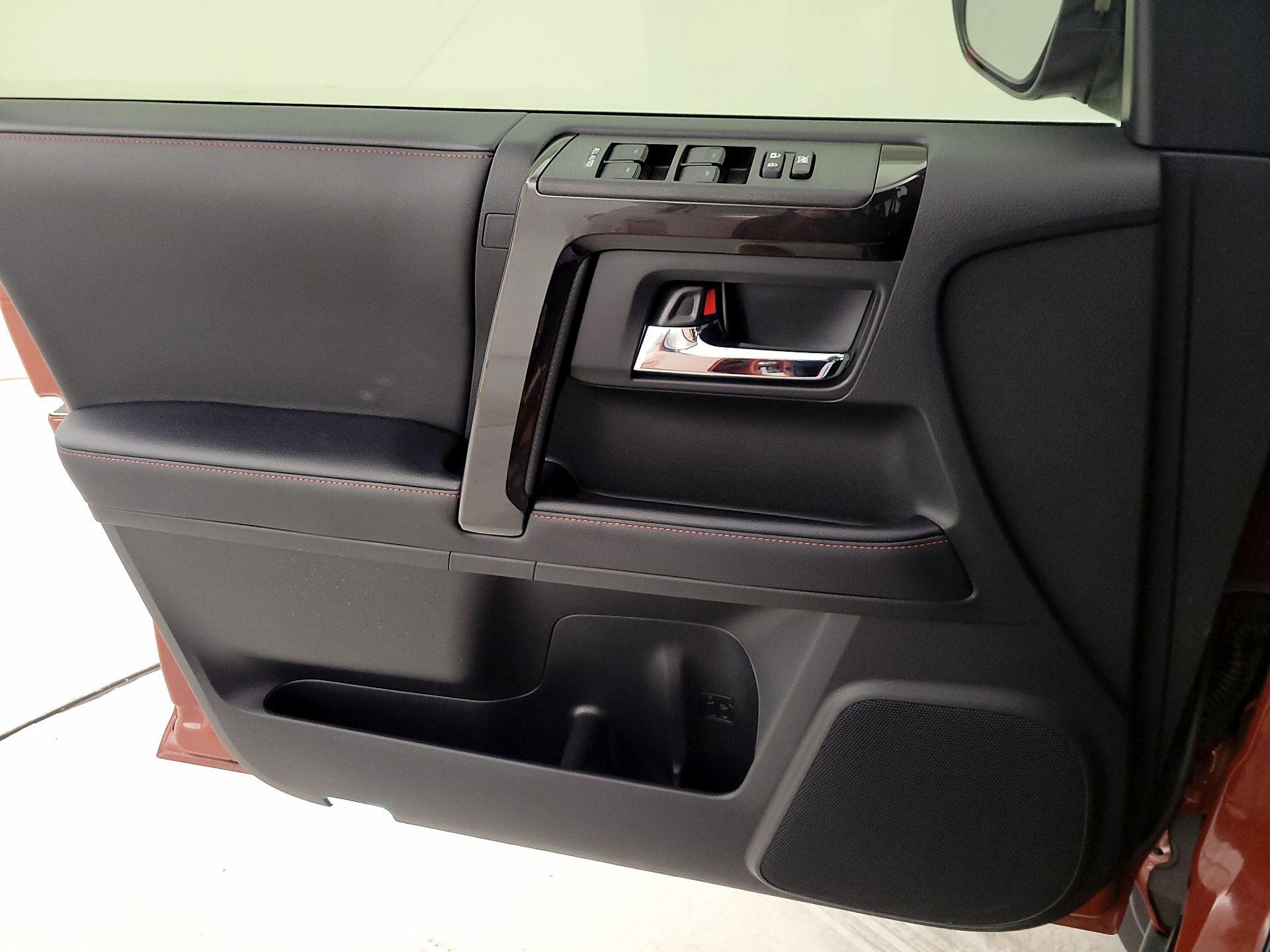 Thumbnail: 2024 Toyota 4Runner - 12