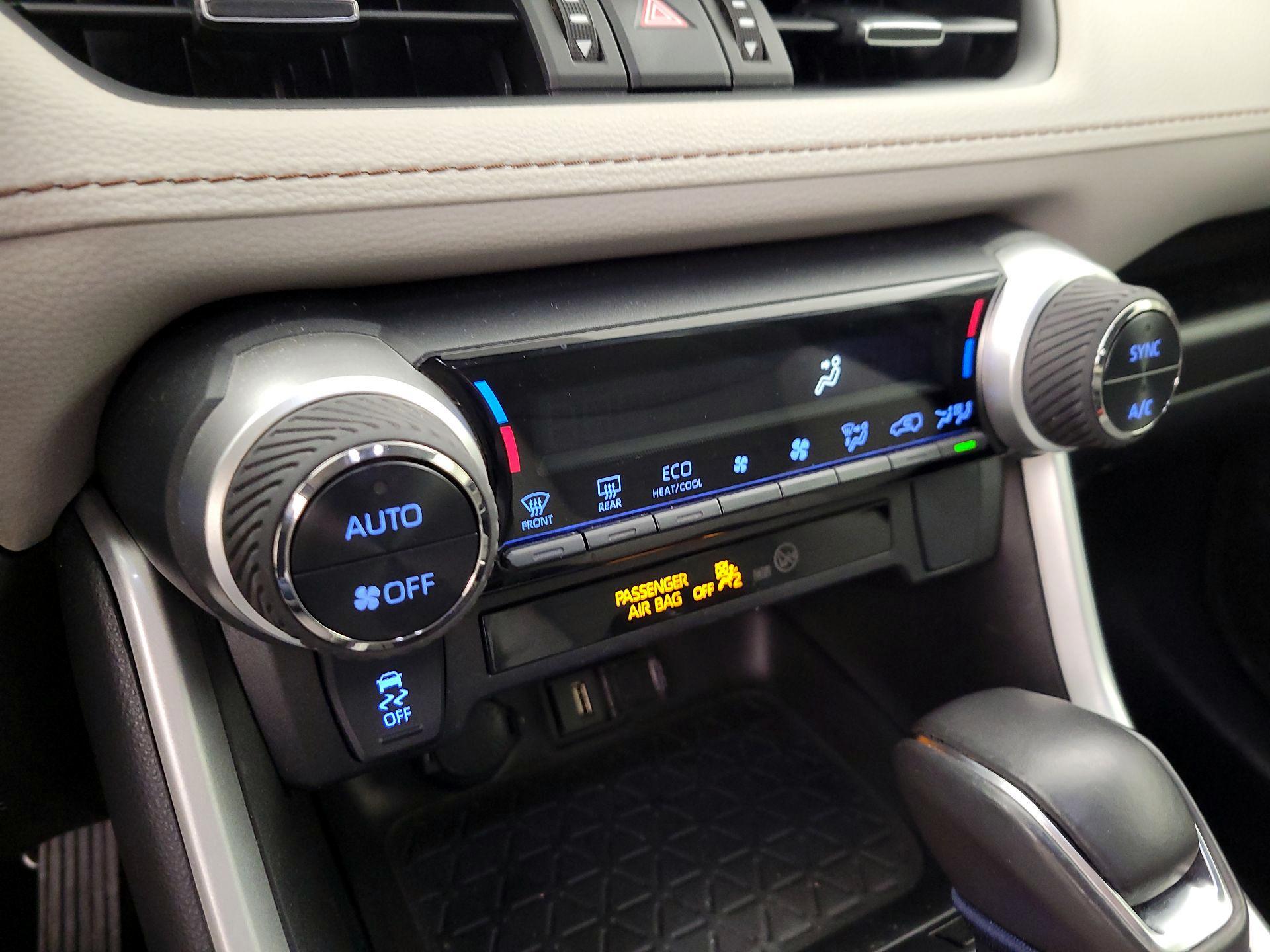 Thumbnail: 2022 Toyota RAV4 - 17