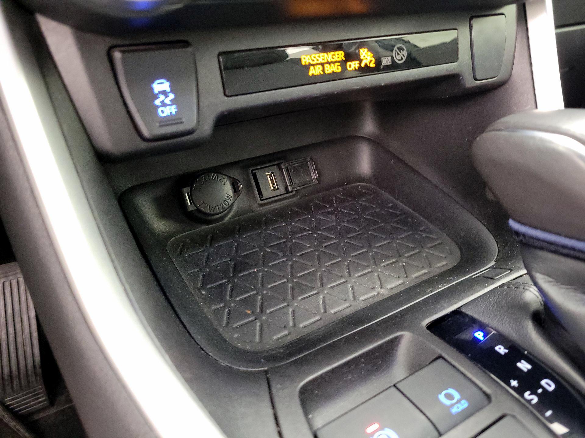 Thumbnail: 2022 Toyota RAV4 - 19