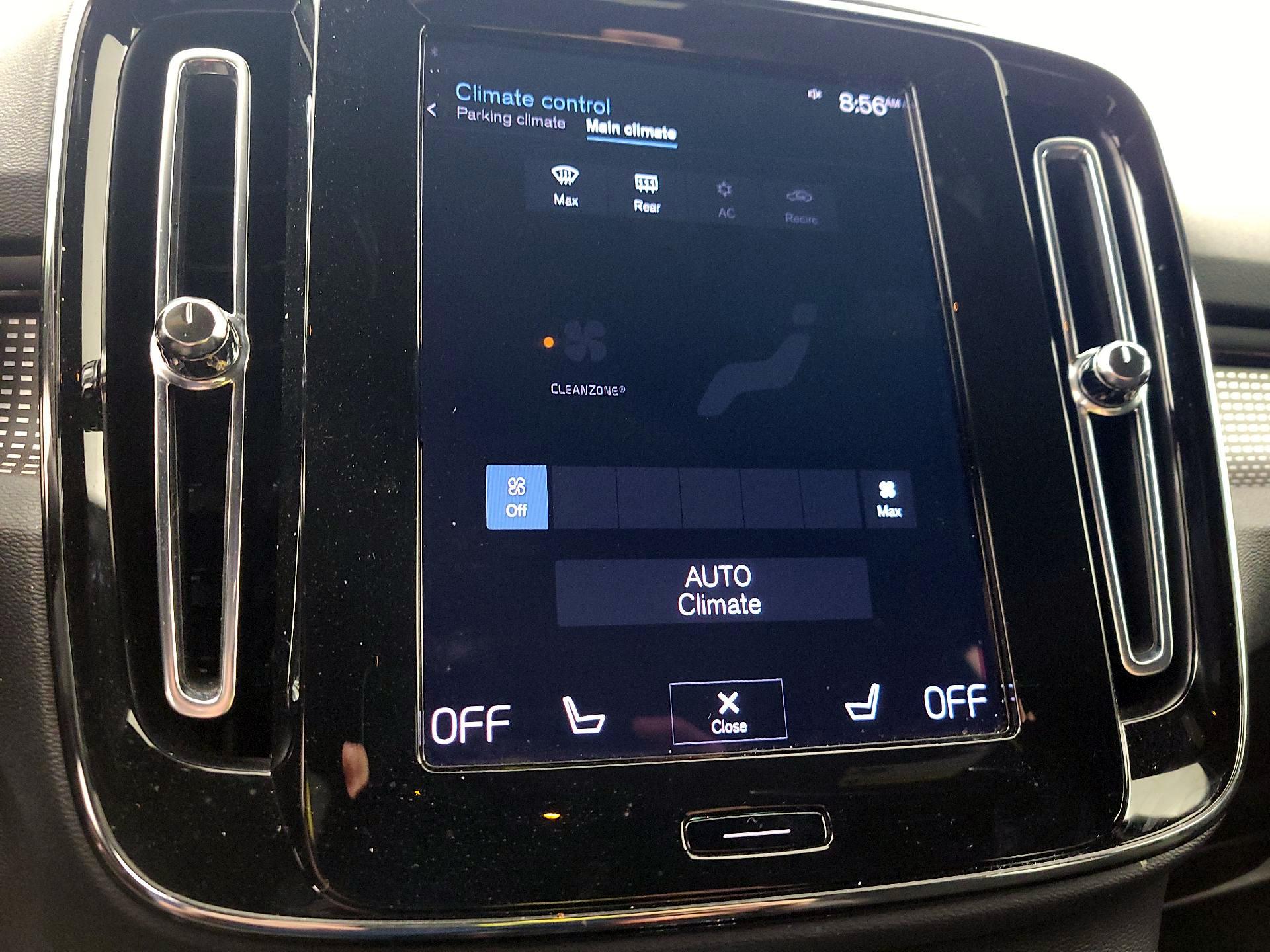 Thumbnail: 2022 Volvo XC40 - 16