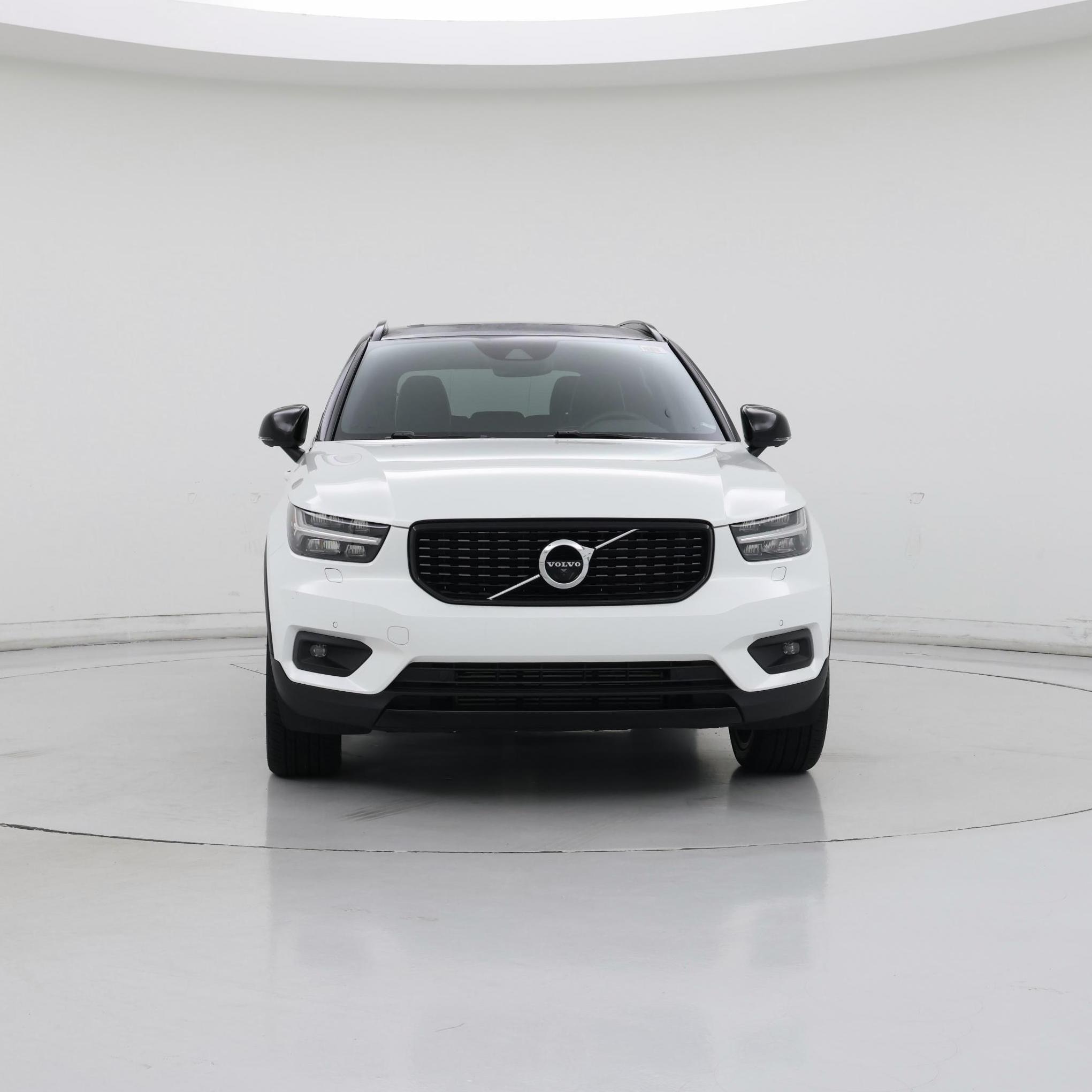 Thumbnail: 2022 Volvo XC40 - 5