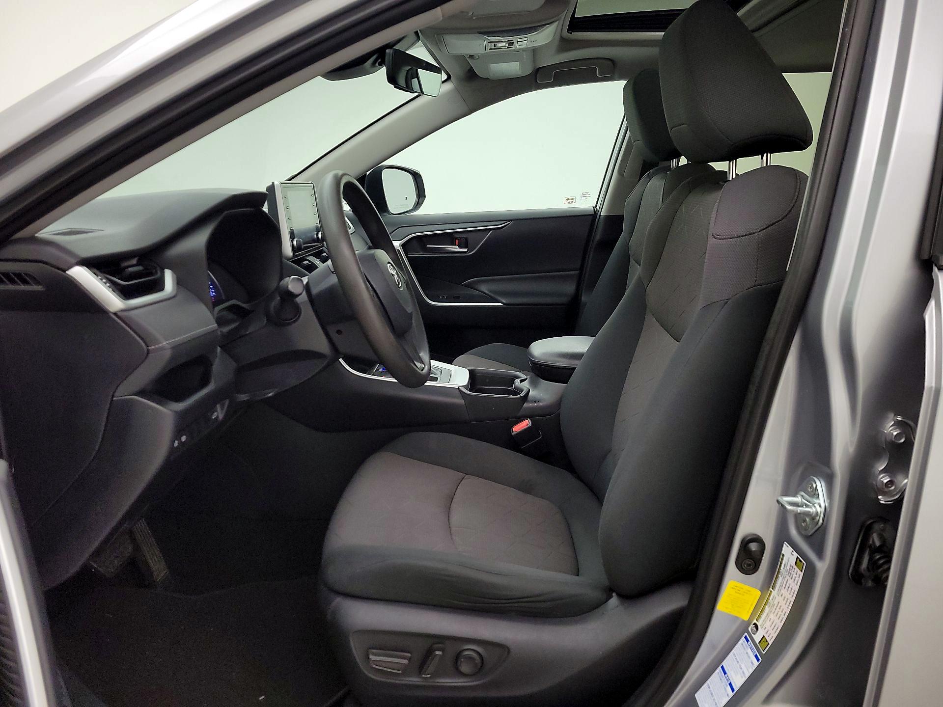 Thumbnail: 2019 Toyota RAV4 - 11