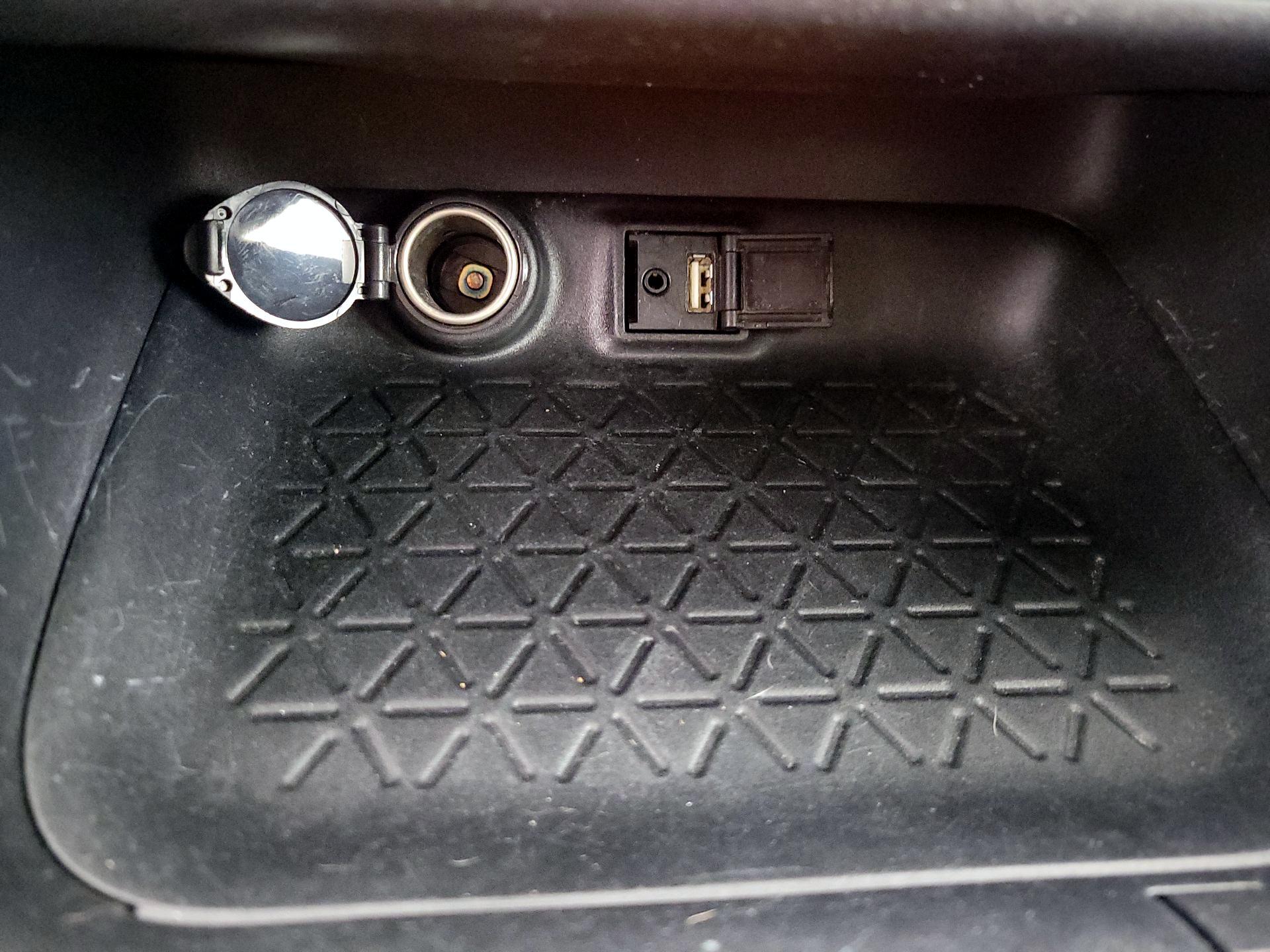 Thumbnail: 2019 Toyota RAV4 - 18