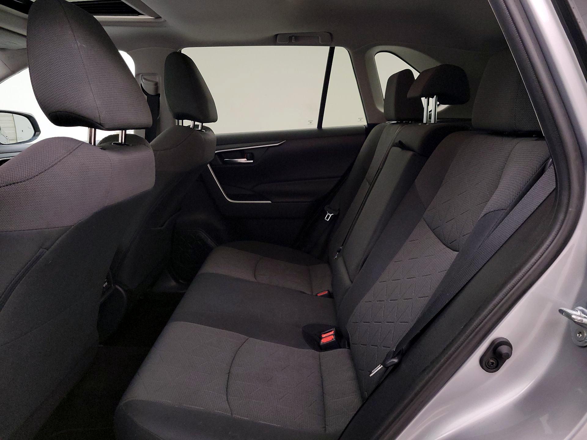 Thumbnail: 2019 Toyota RAV4 - 20