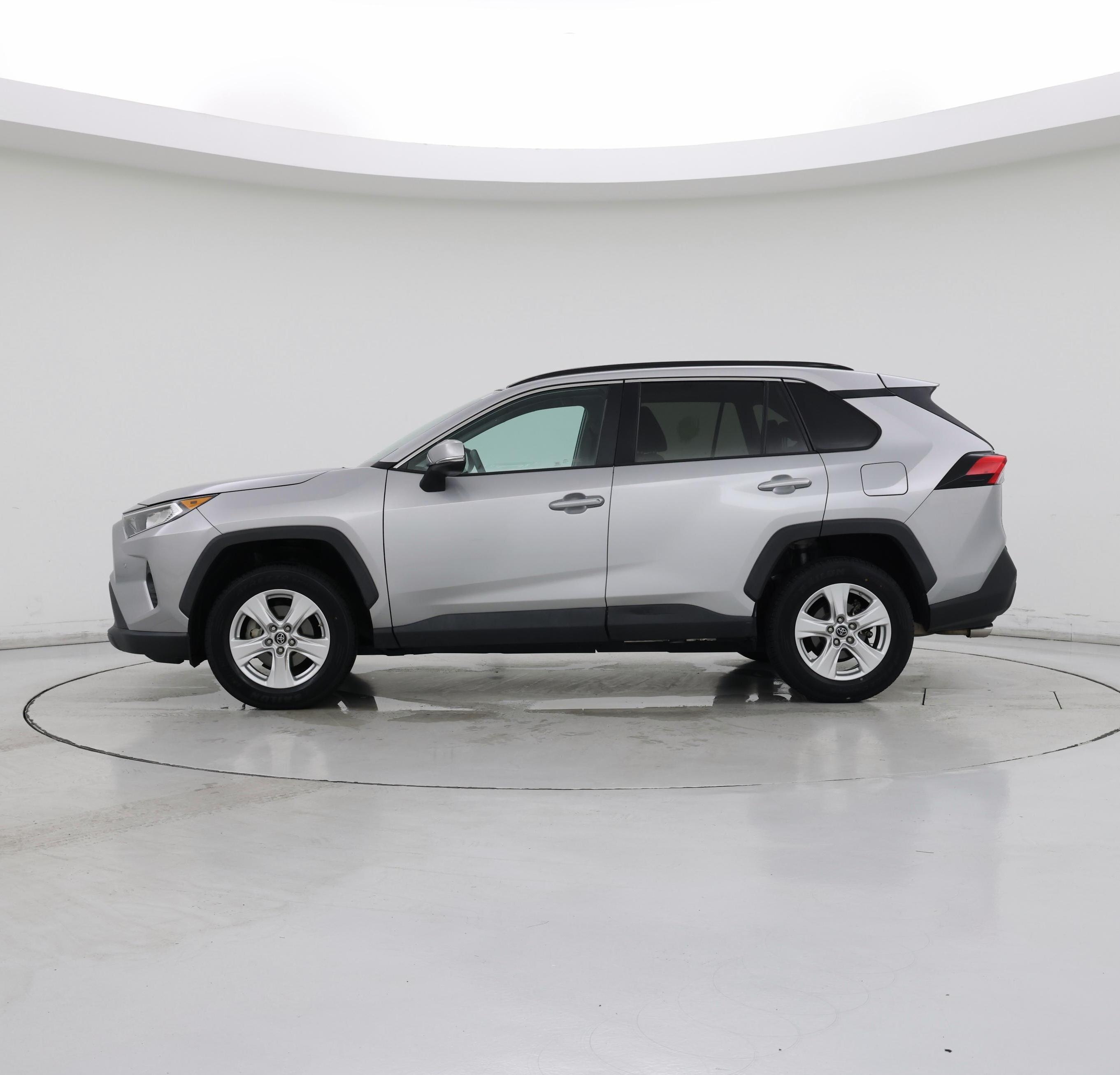 Thumbnail: 2019 Toyota RAV4 - 3