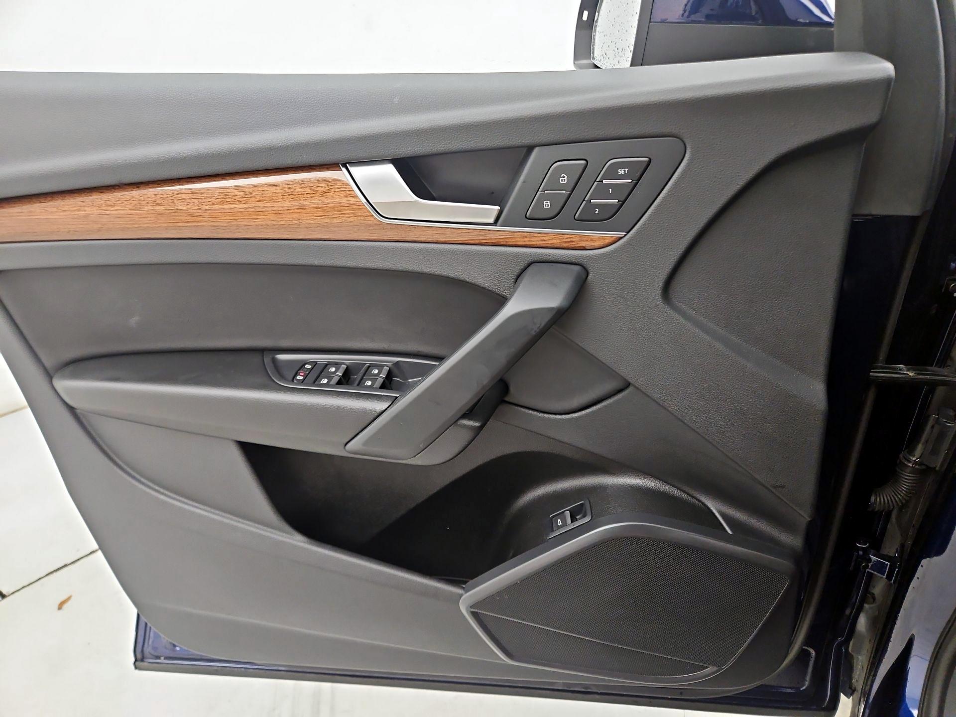 Thumbnail: 2022 Audi Q5 - 12