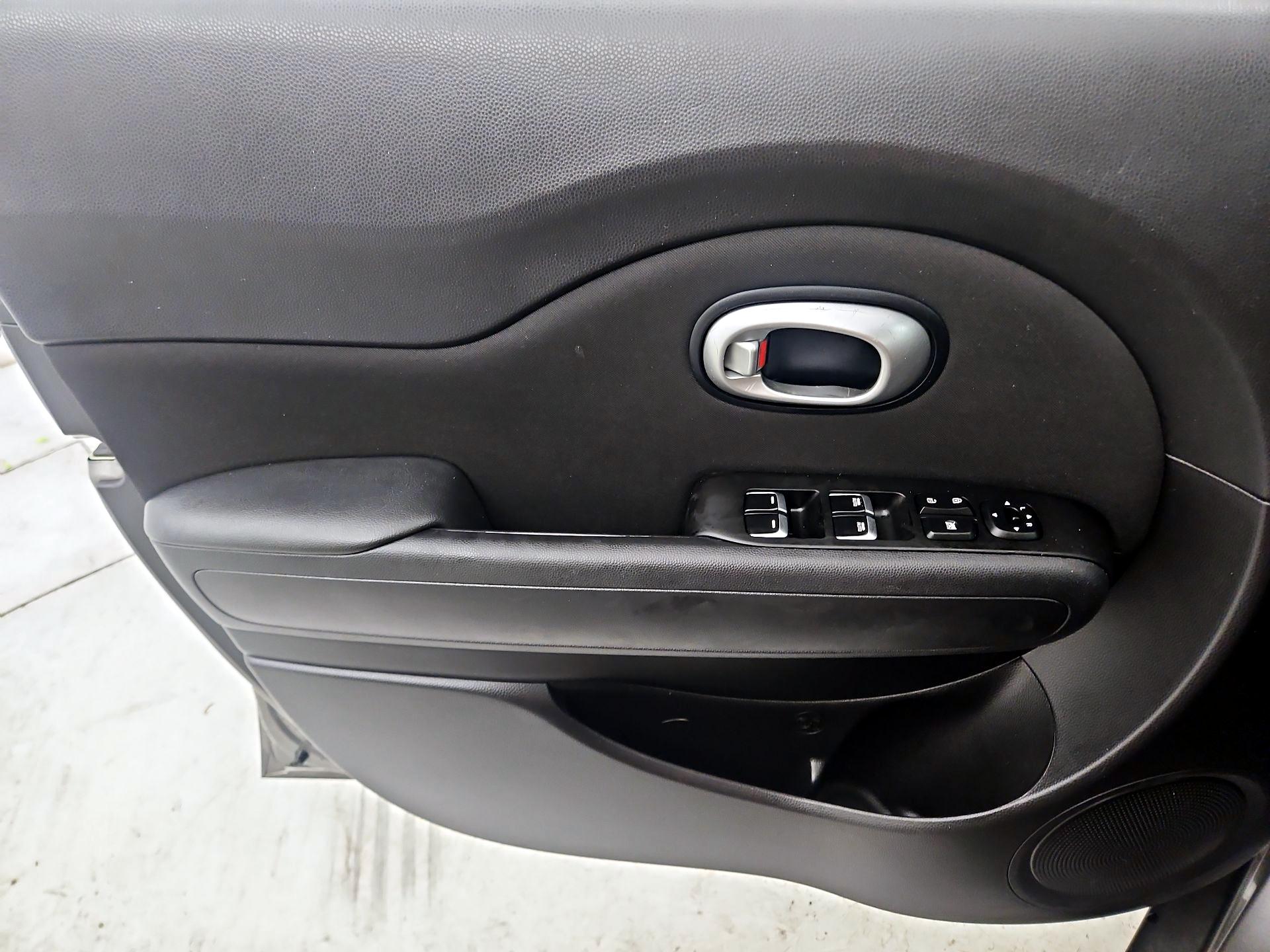 Thumbnail: 2019 Kia Soul - 12