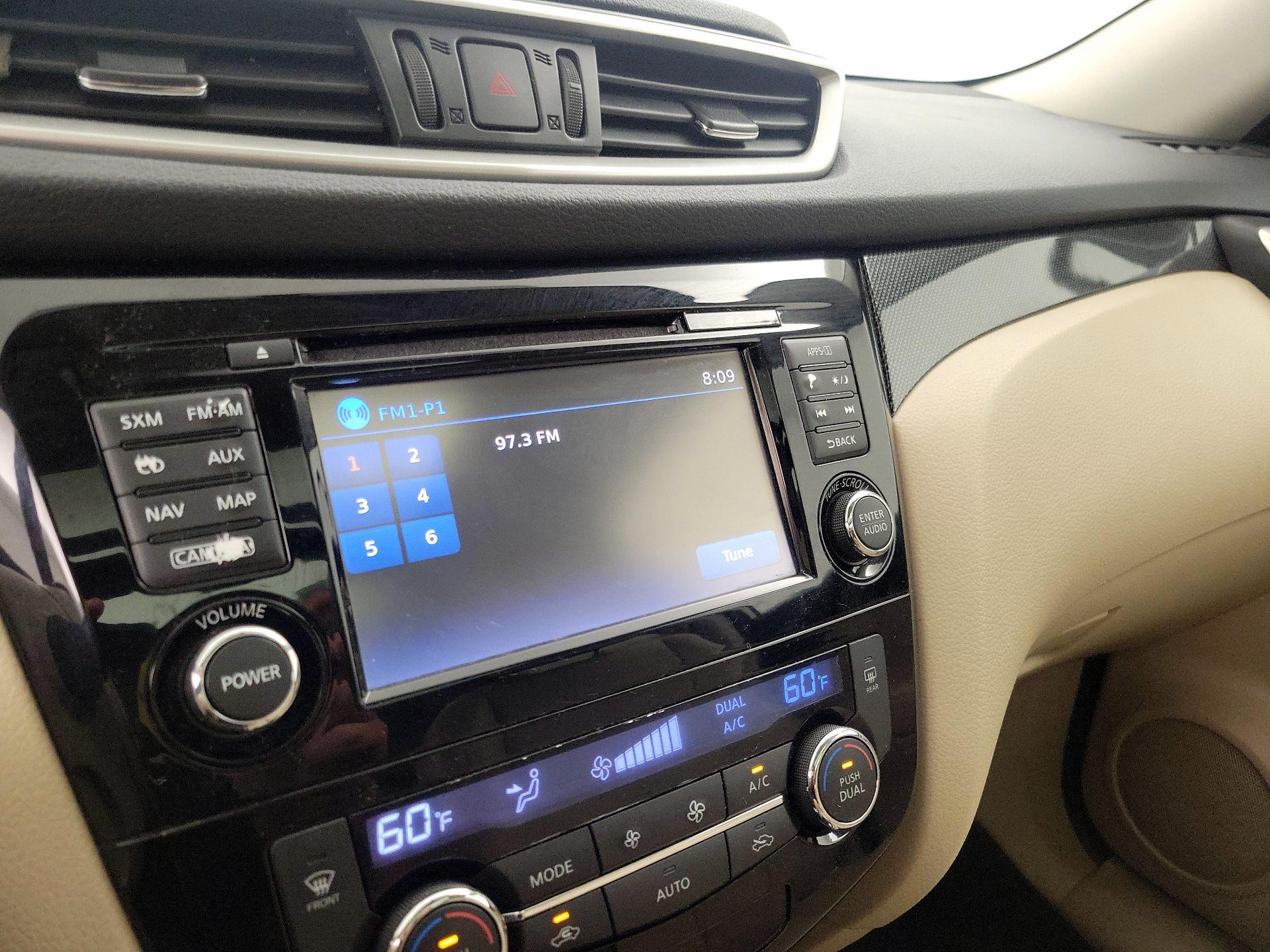 Thumbnail: 2015 Nissan Rogue - 16
