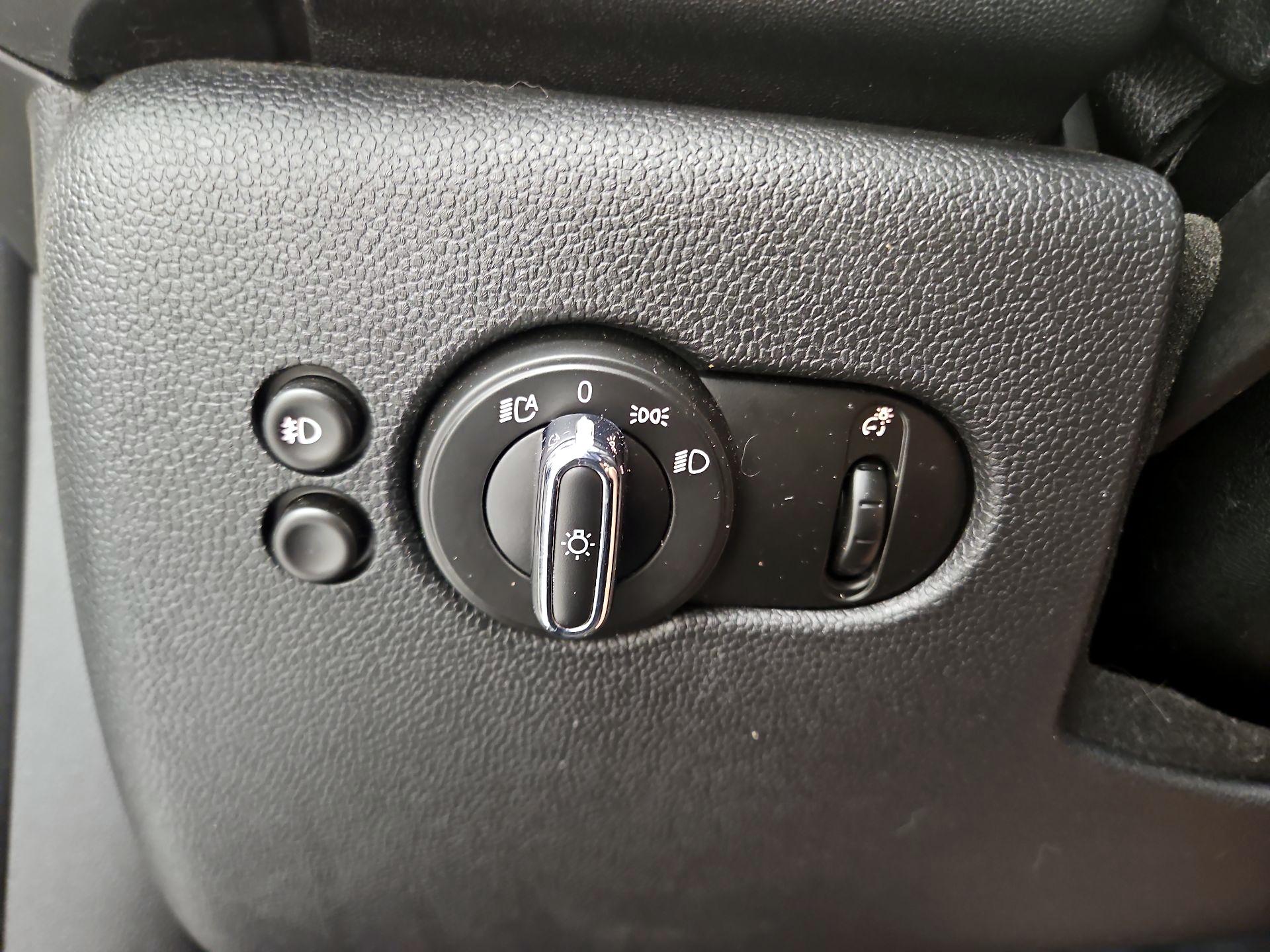 Thumbnail: 2018 MINI Cooper Hardtop - 13
