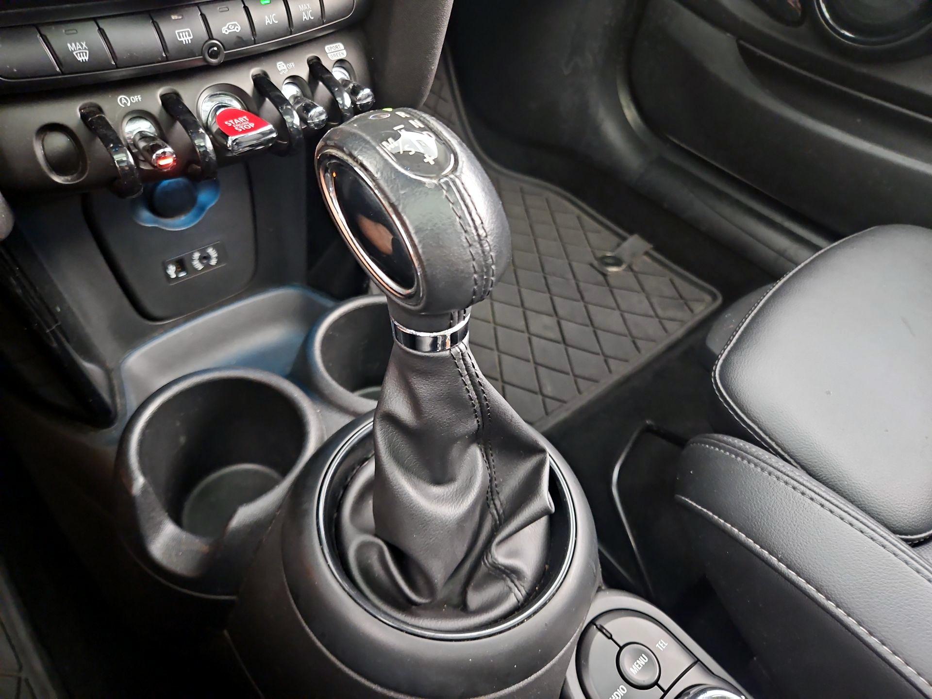 Thumbnail: 2018 MINI Cooper Hardtop - 17