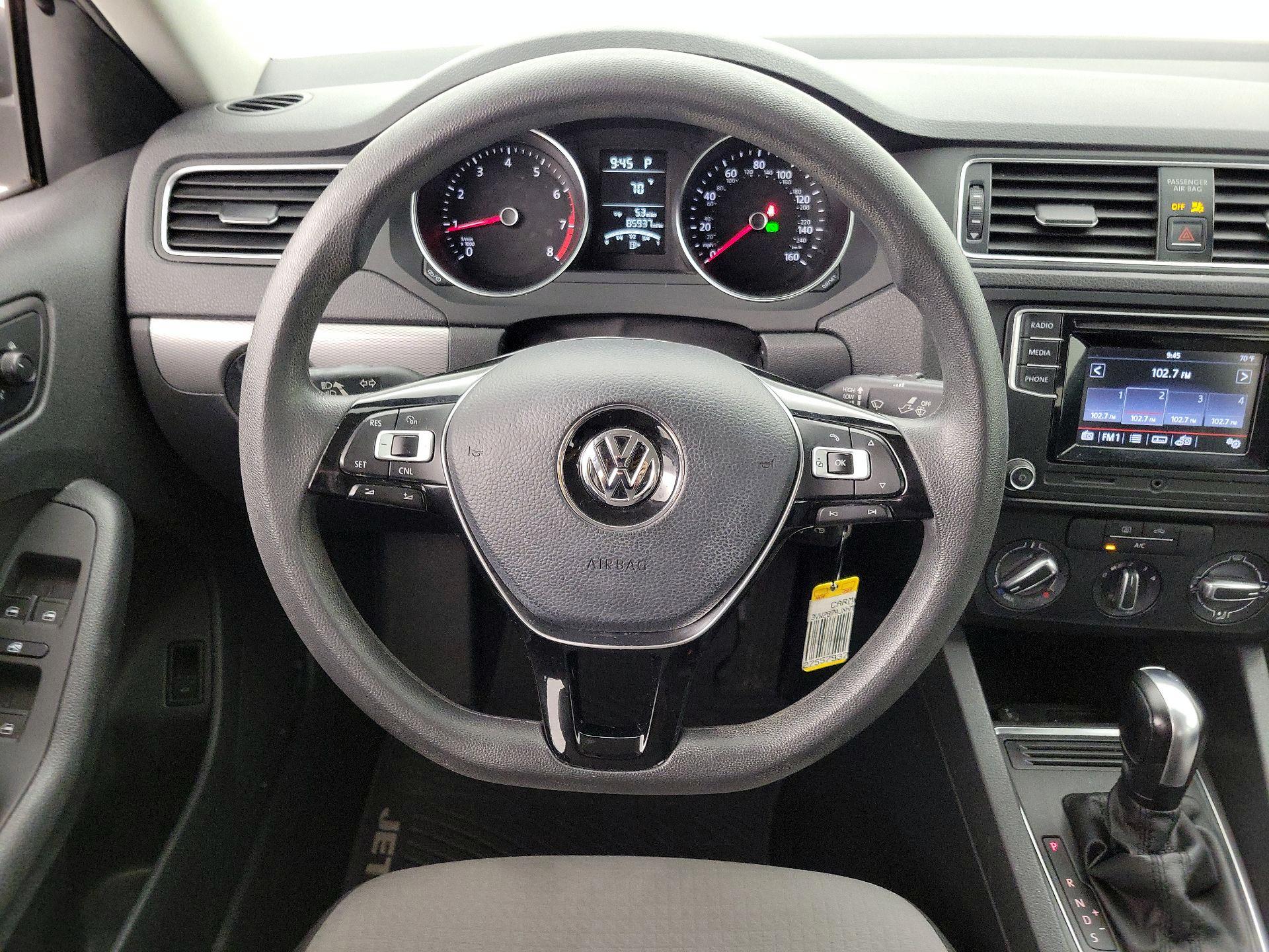 Thumbnail: 2017 Volkswagen Jetta - 10