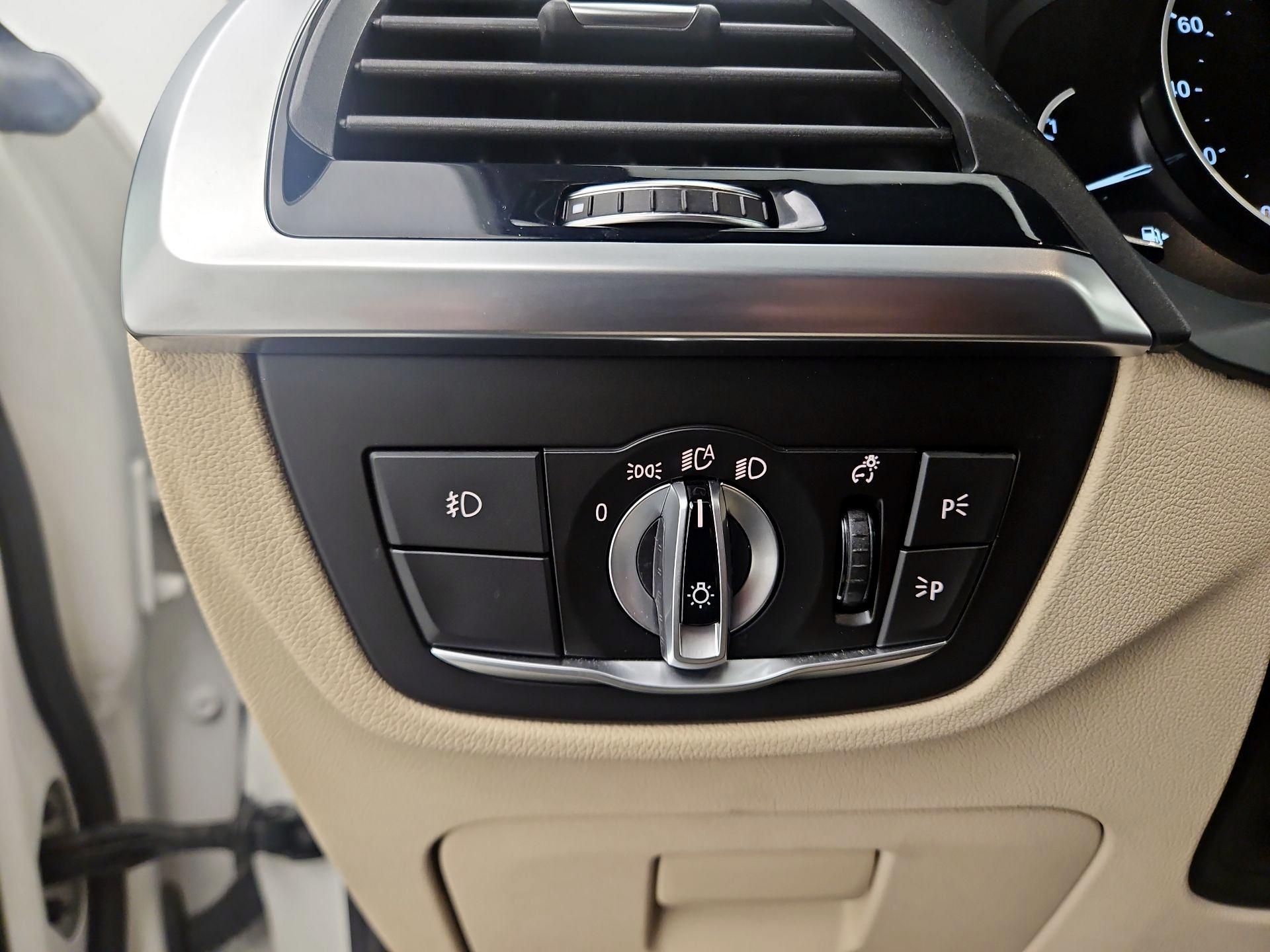 Thumbnail: 2021 BMW X3 - 13
