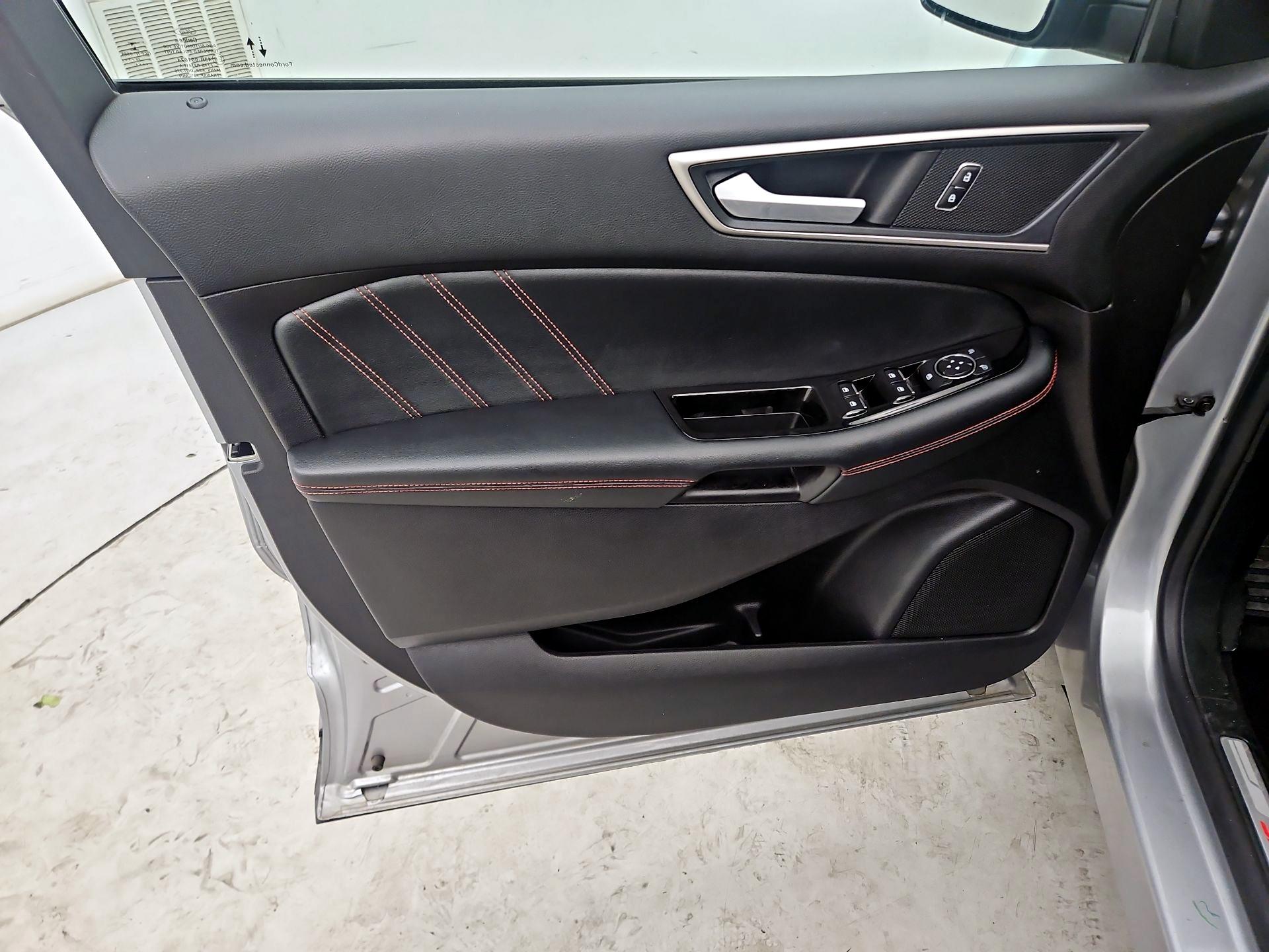 Thumbnail: 2020 Ford Edge - 12