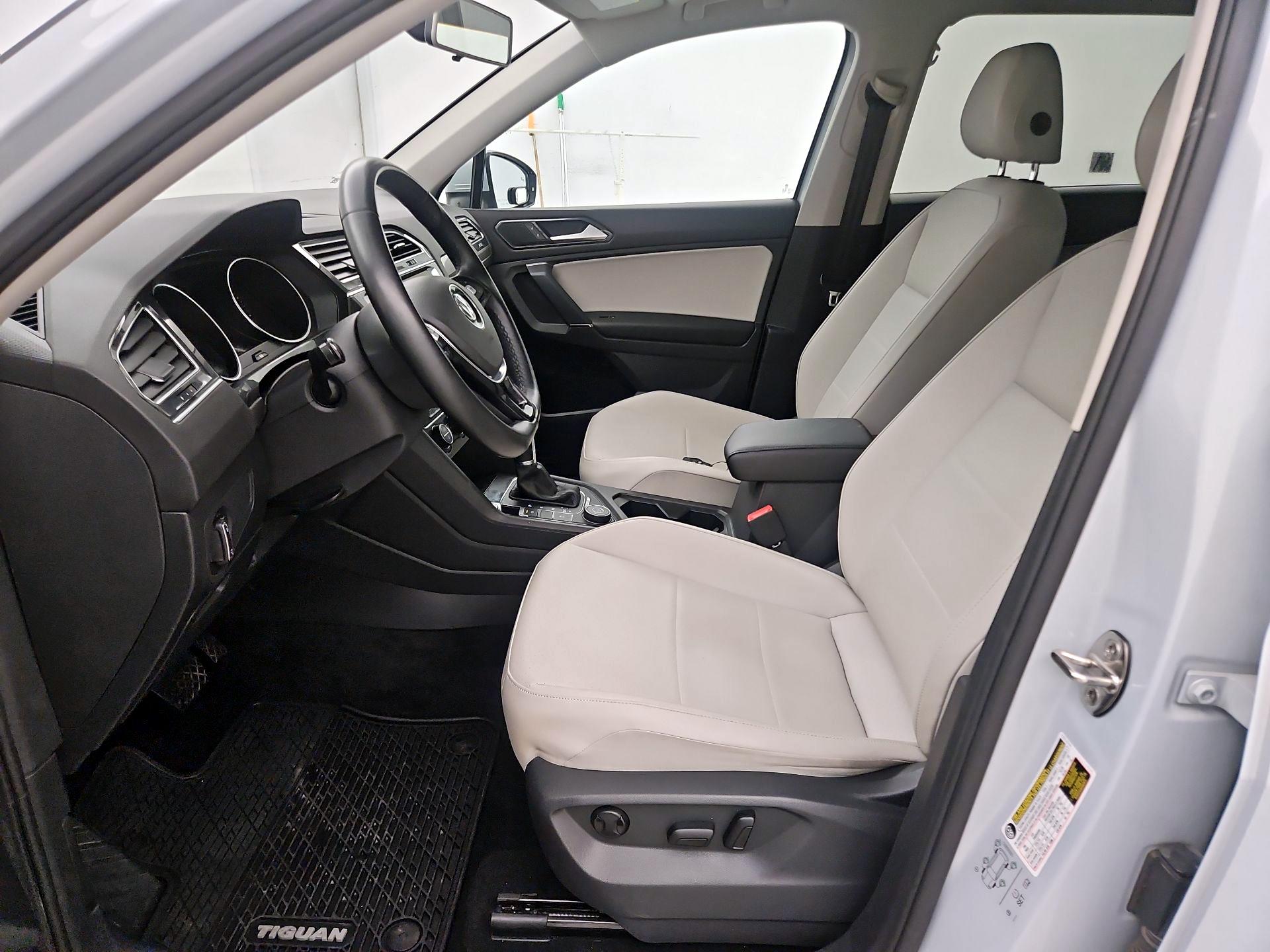 Thumbnail: 2018 Volkswagen Tiguan - 11
