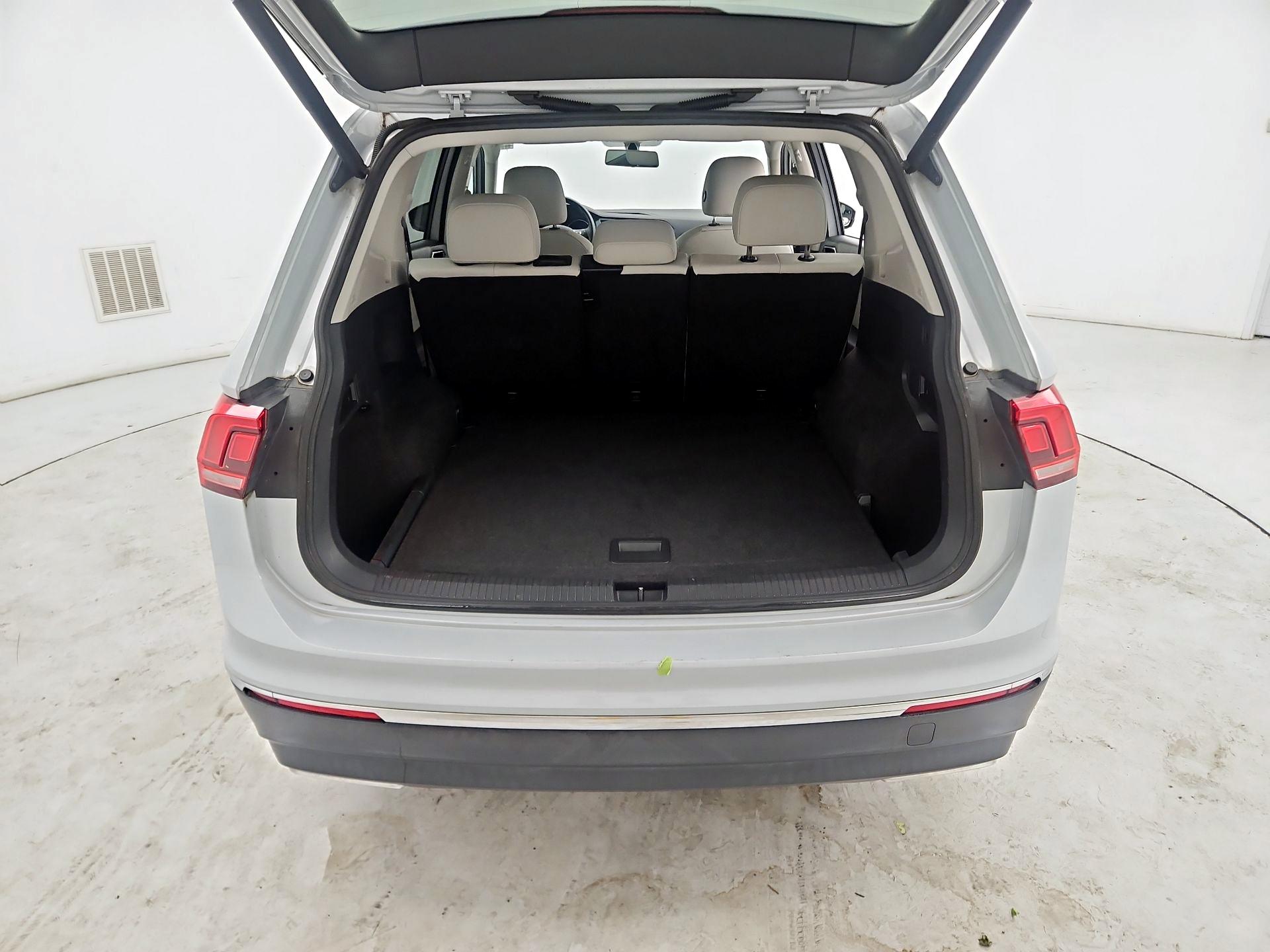 Thumbnail: 2018 Volkswagen Tiguan - 20