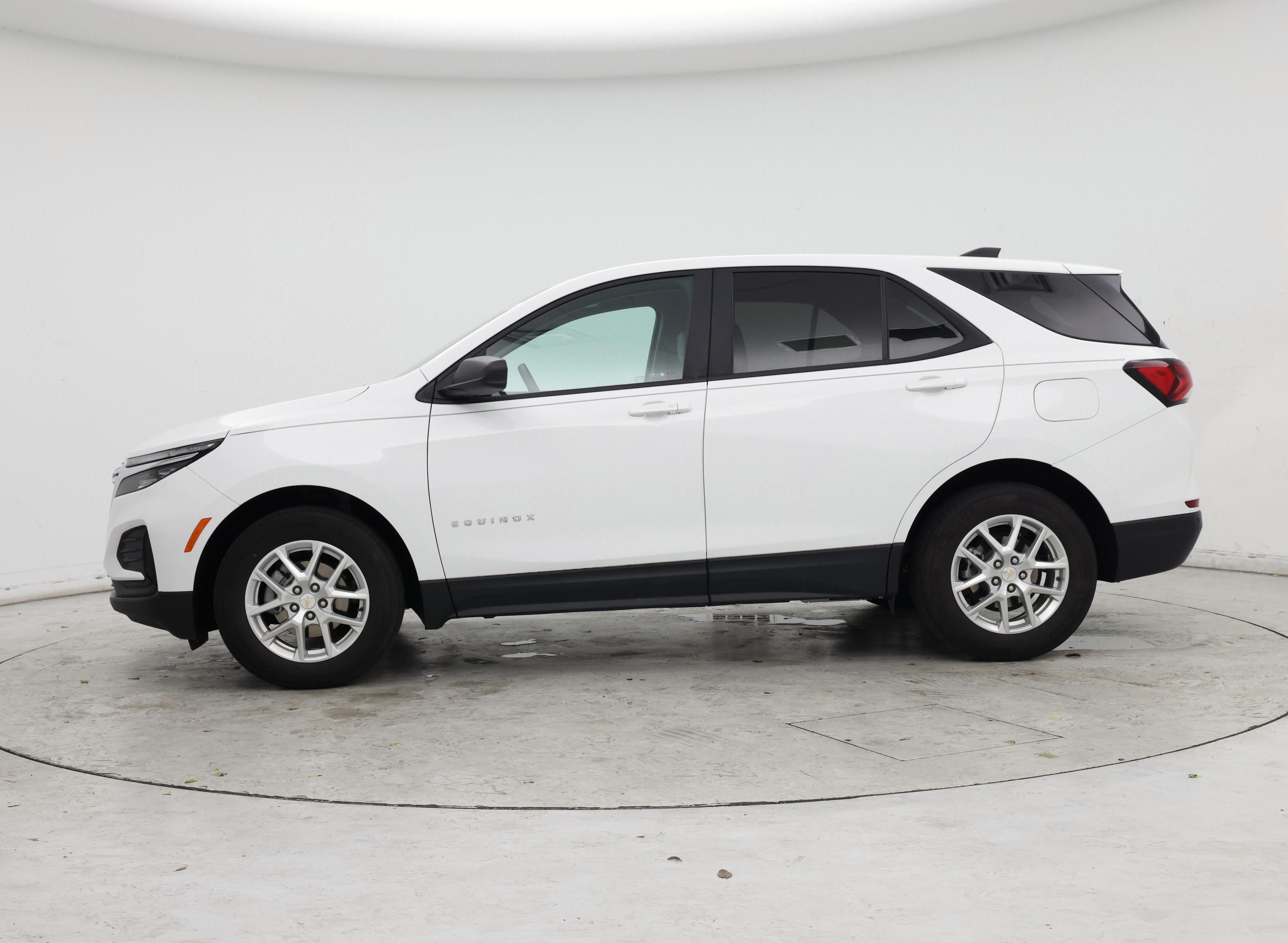 Thumbnail: 2022 Chevrolet Equinox - 3