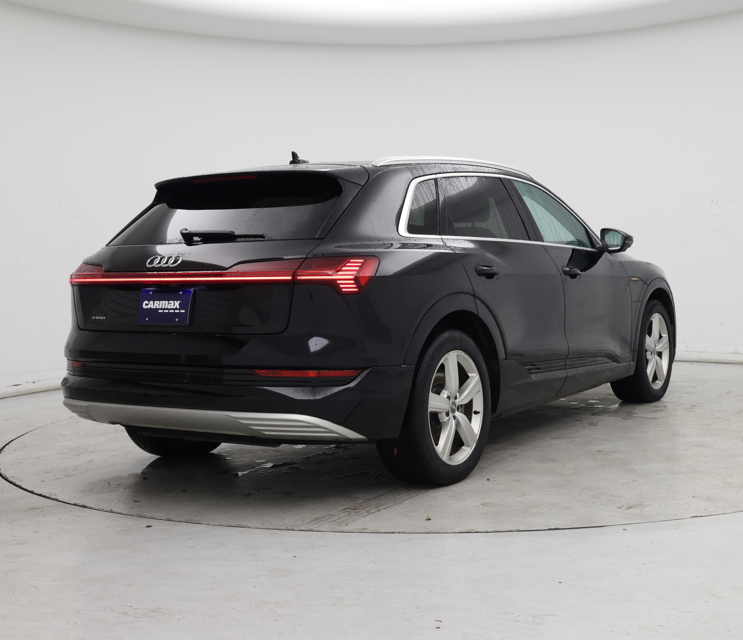 Thumbnail: 2019 Audi e-tron - 8
