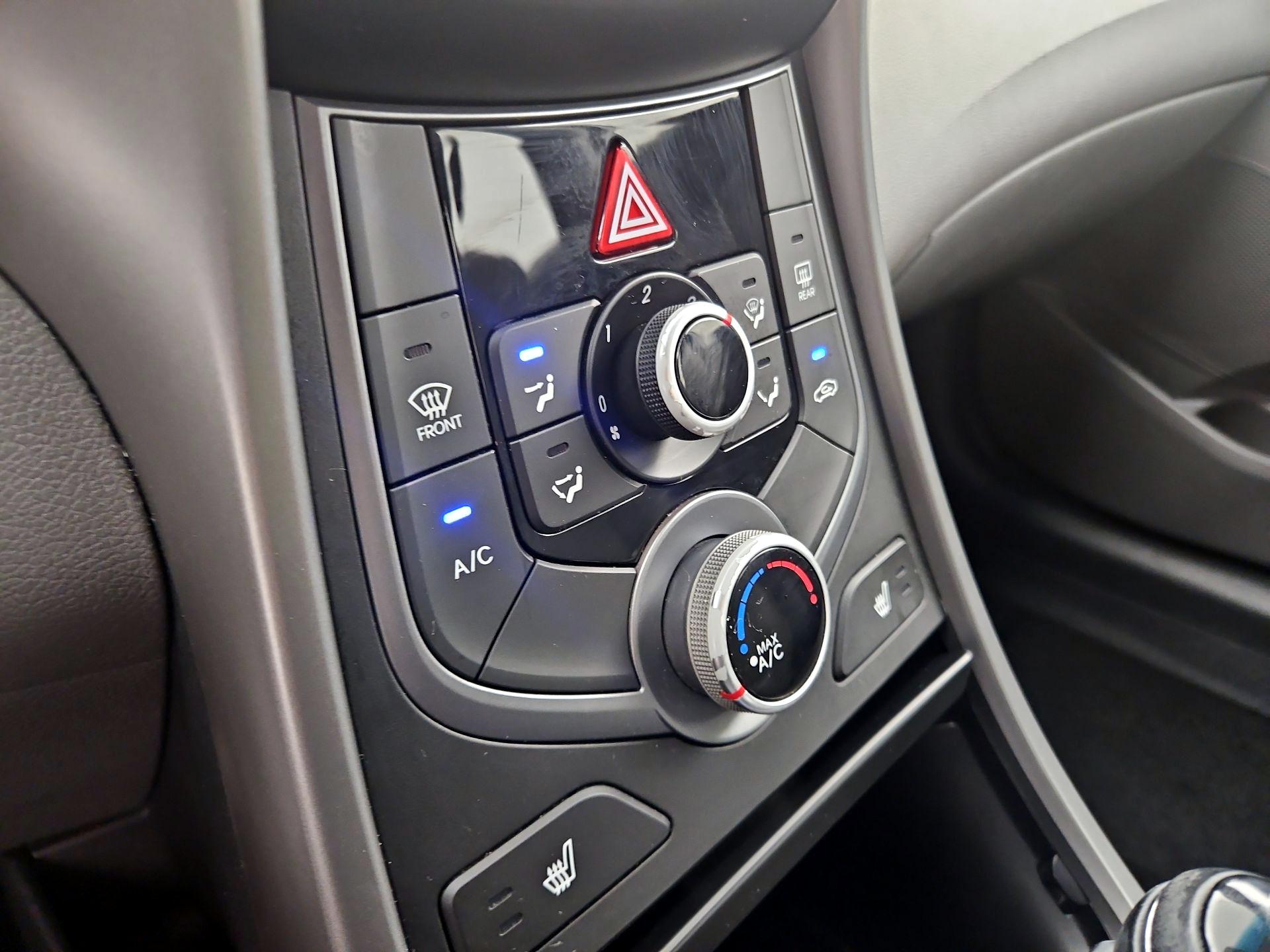 Thumbnail: 2014 Hyundai Elantra - 16