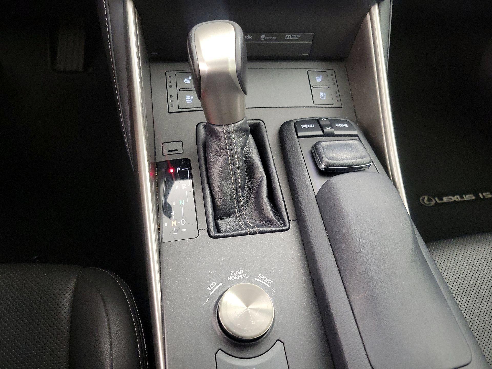 Thumbnail: 2016 Lexus IS - 18