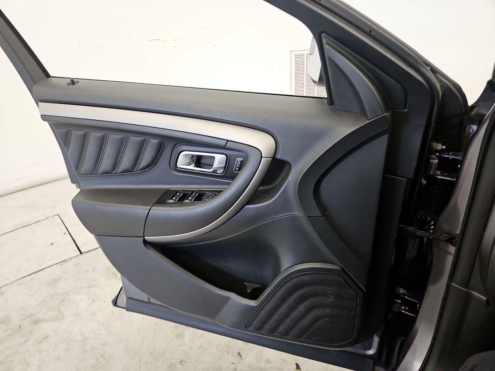 Thumbnail: 2014 Ford Taurus - 12