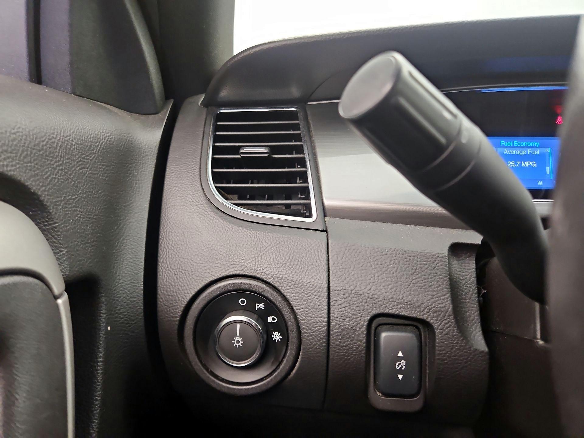 Thumbnail: 2014 Ford Taurus - 13