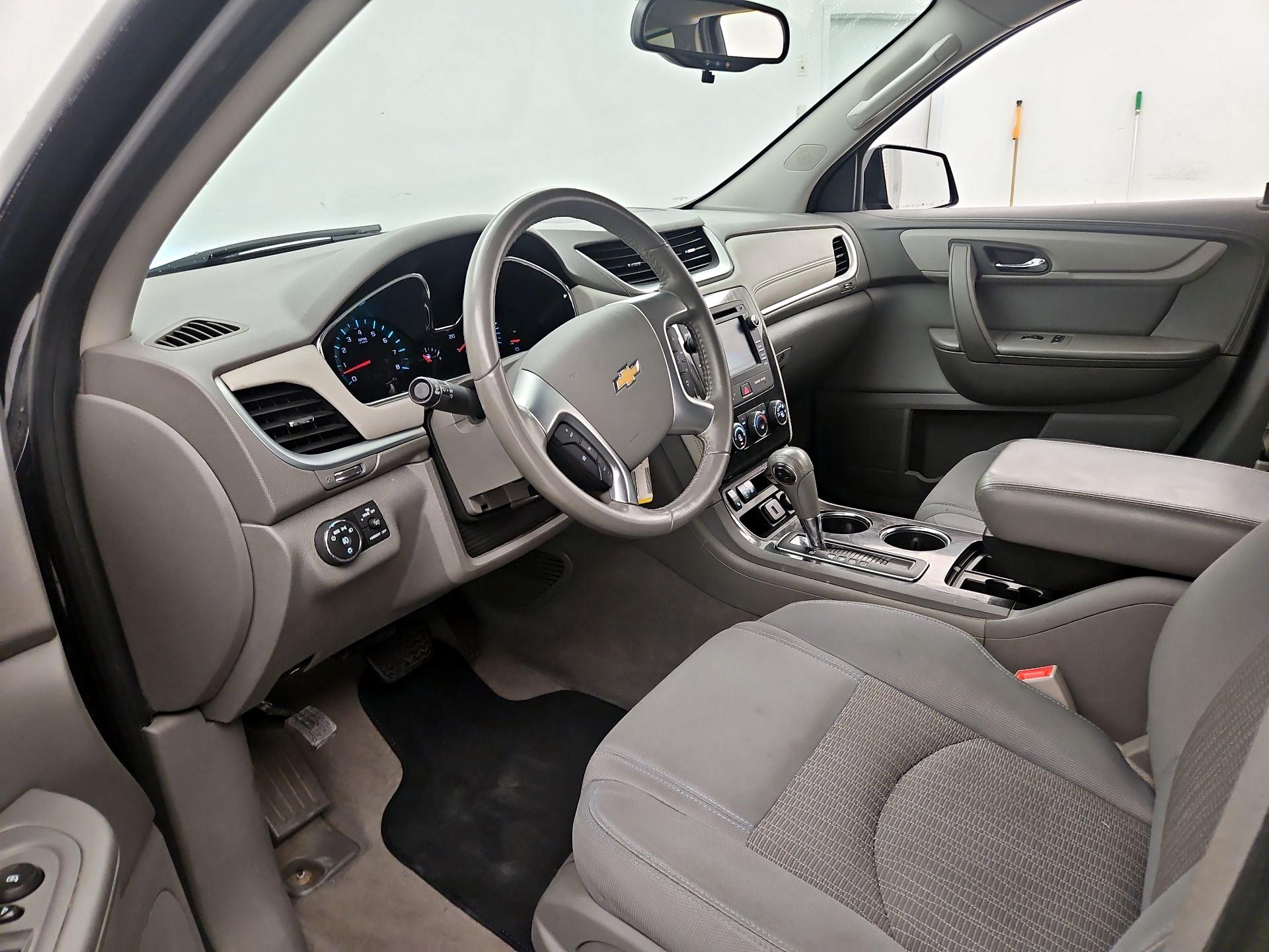 Thumbnail: 2015 Chevrolet Traverse - 11