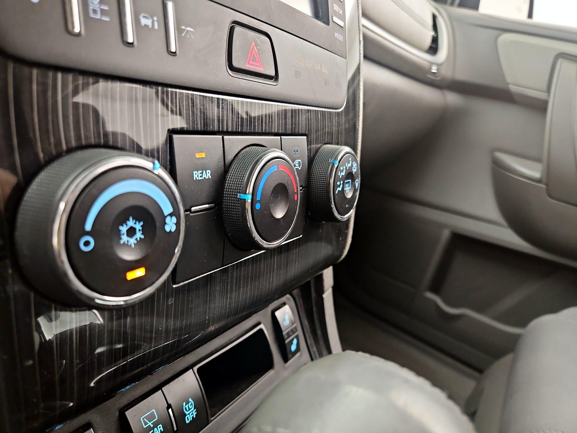 Thumbnail: 2015 Chevrolet Traverse - 16