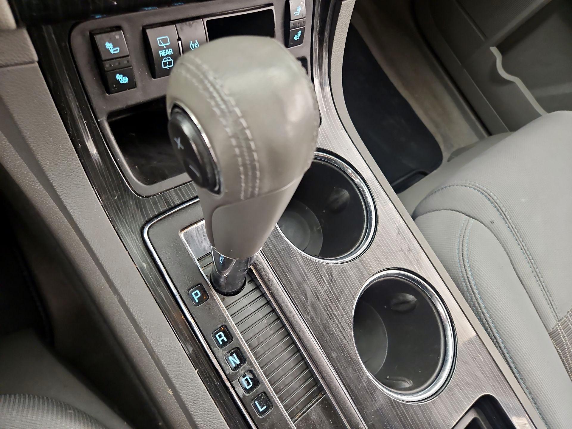 Thumbnail: 2015 Chevrolet Traverse - 17