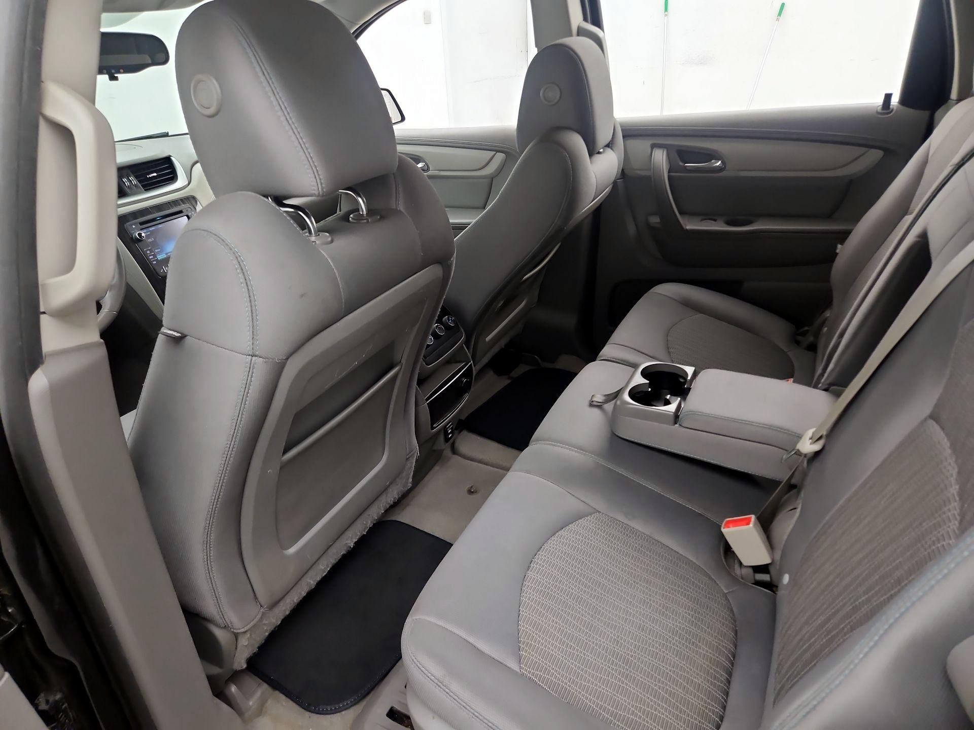 Thumbnail: 2015 Chevrolet Traverse - 19