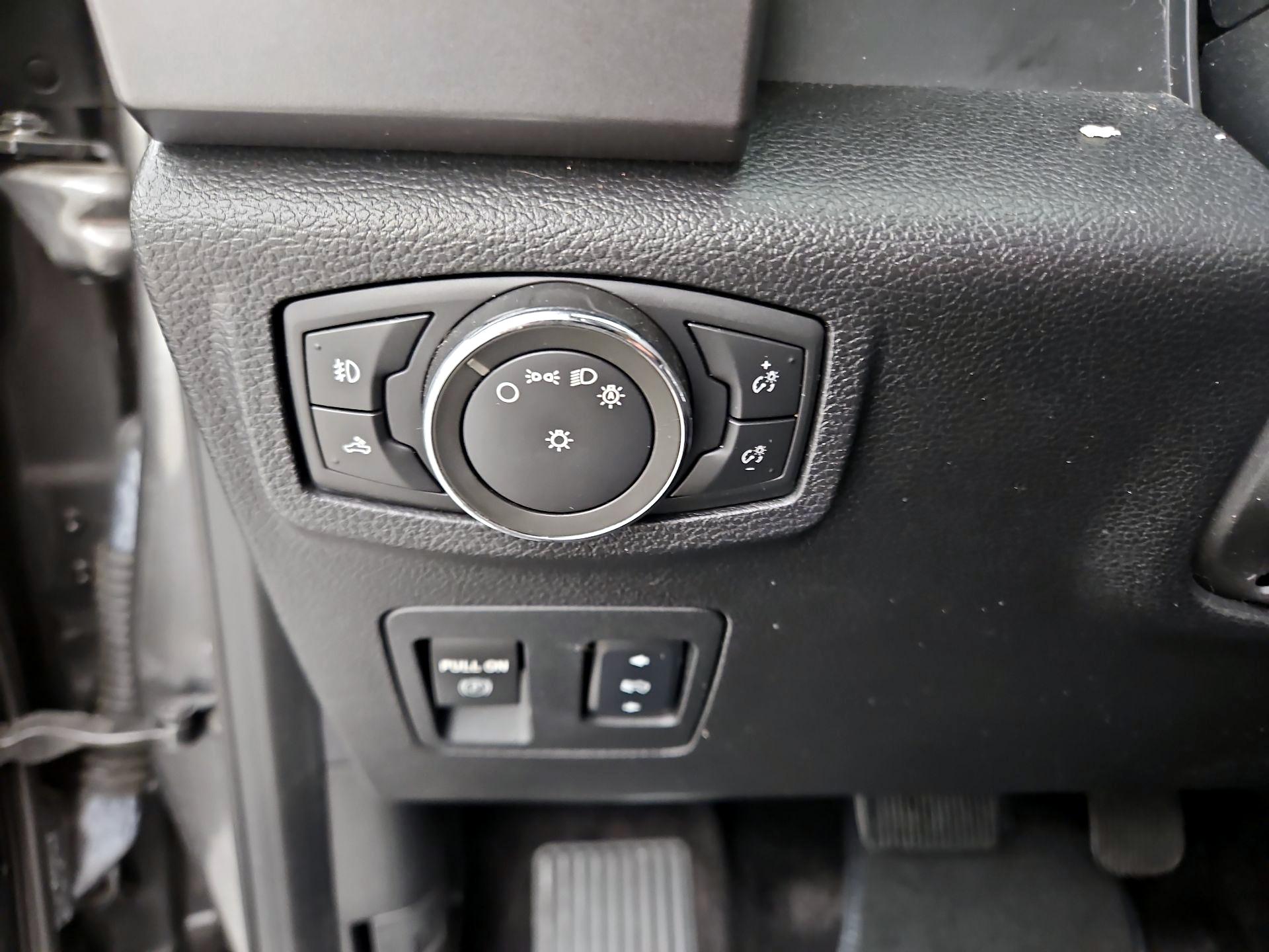 Thumbnail: 2015 Ford F-150 - 13