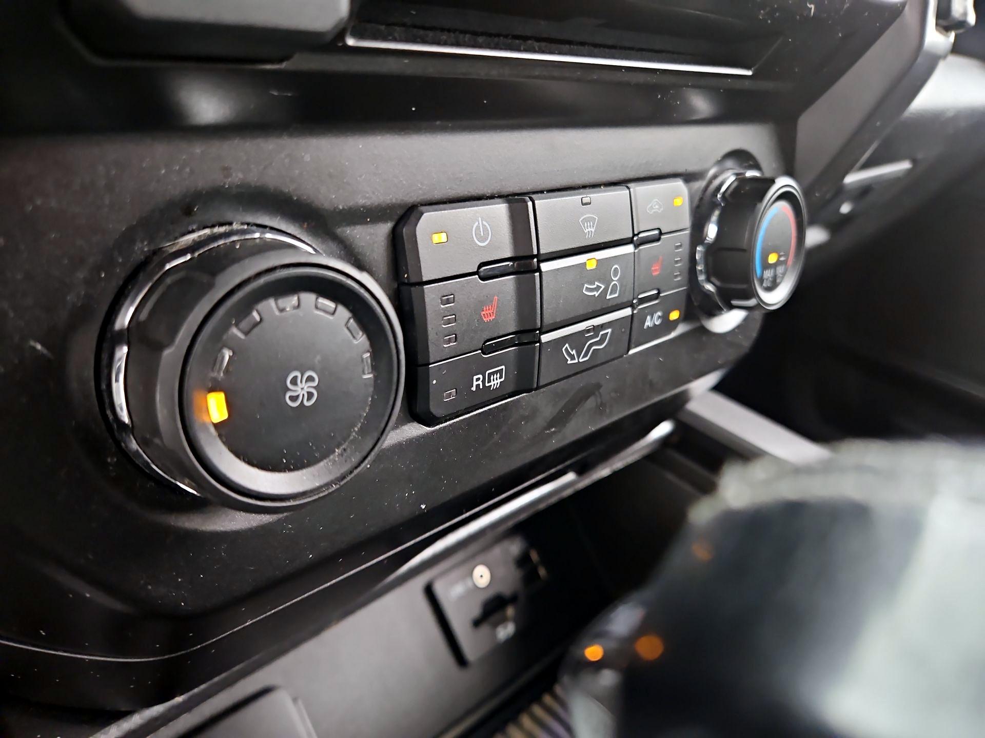 Thumbnail: 2015 Ford F-150 - 16