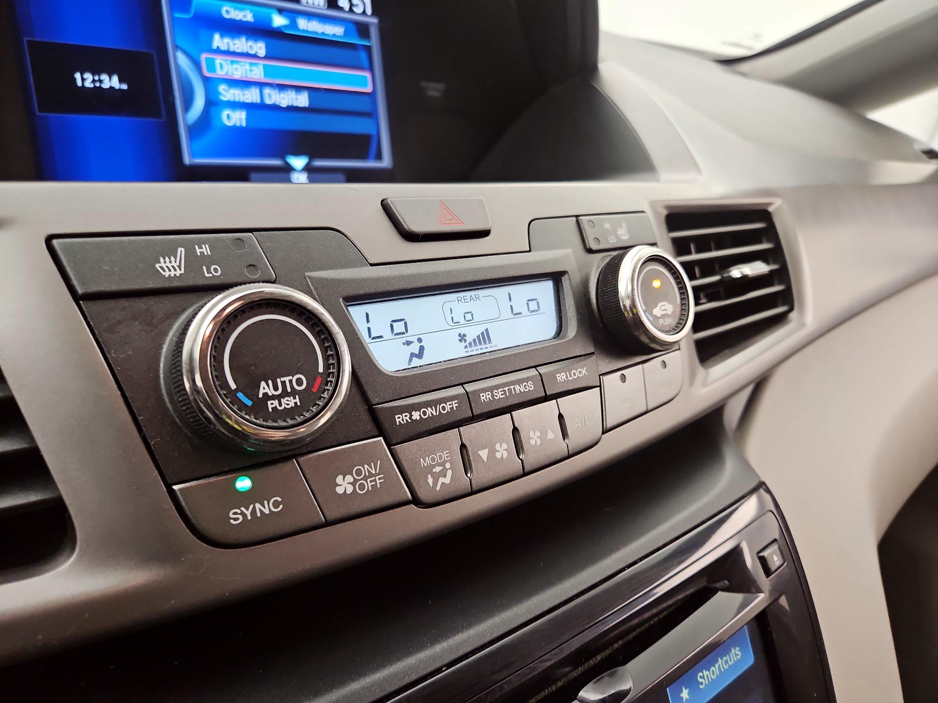 Thumbnail: 2016 Honda Odyssey - 16