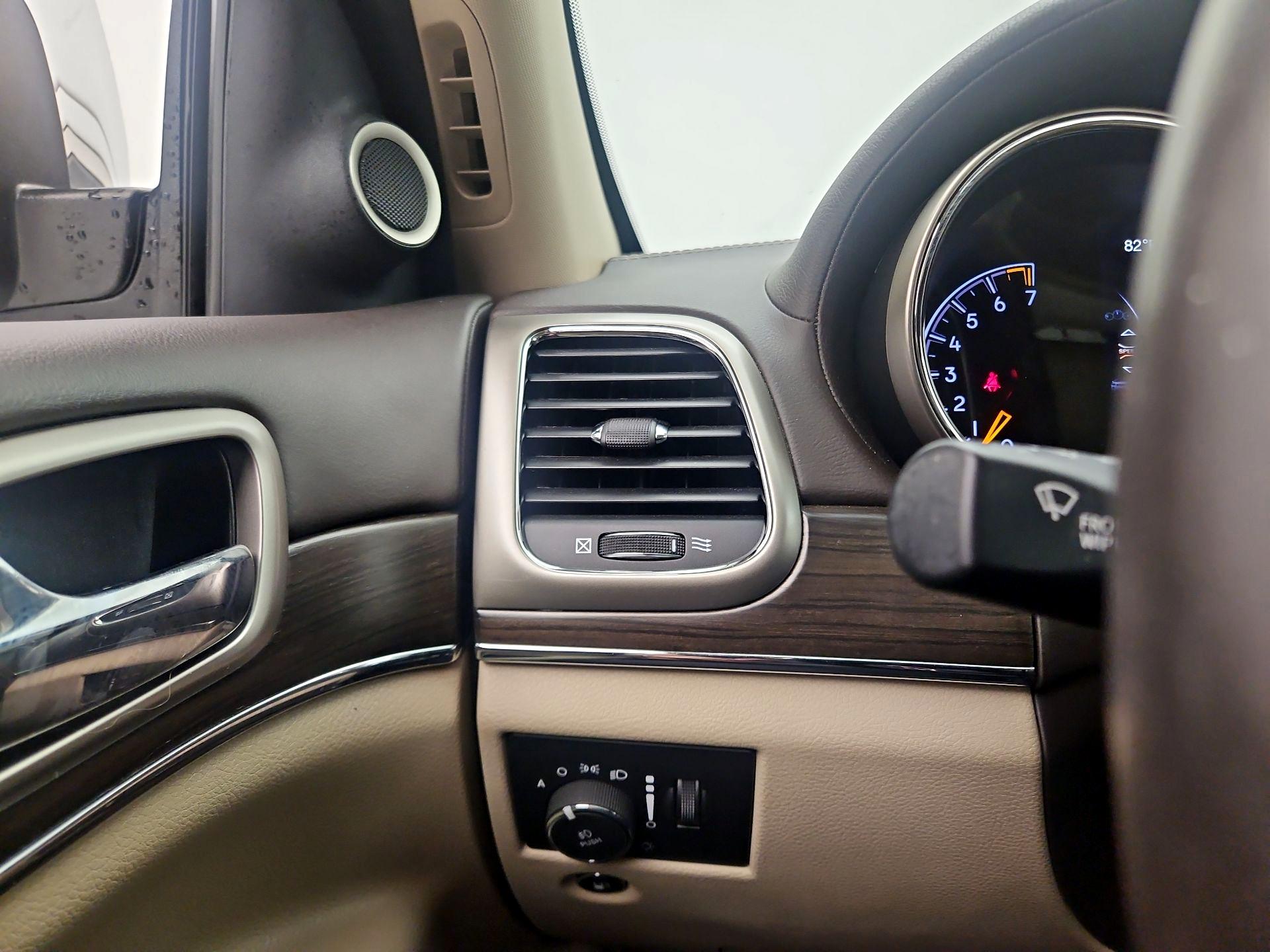 Thumbnail: 2017 Jeep Grand Cherokee - 13