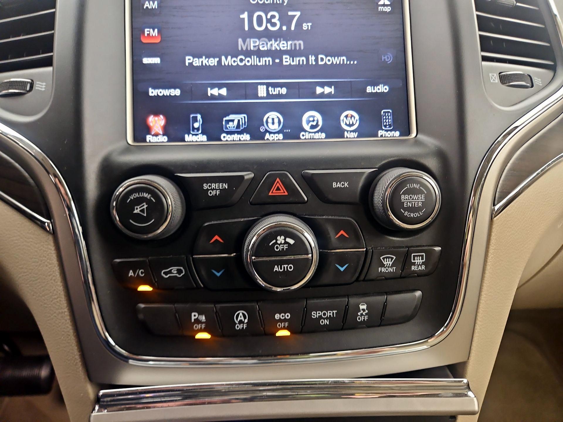 Thumbnail: 2017 Jeep Grand Cherokee - 17