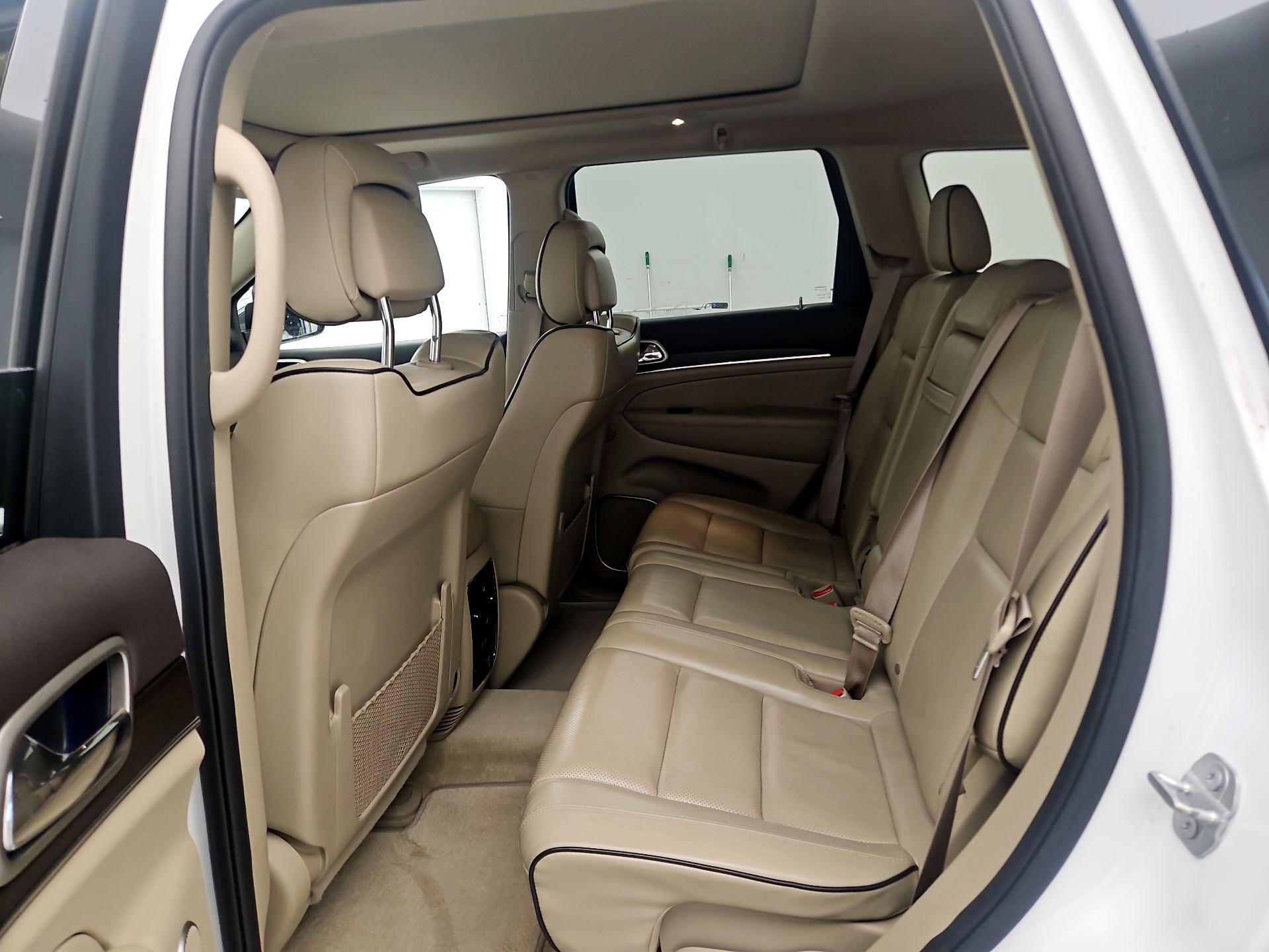 Thumbnail: 2017 Jeep Grand Cherokee - 20