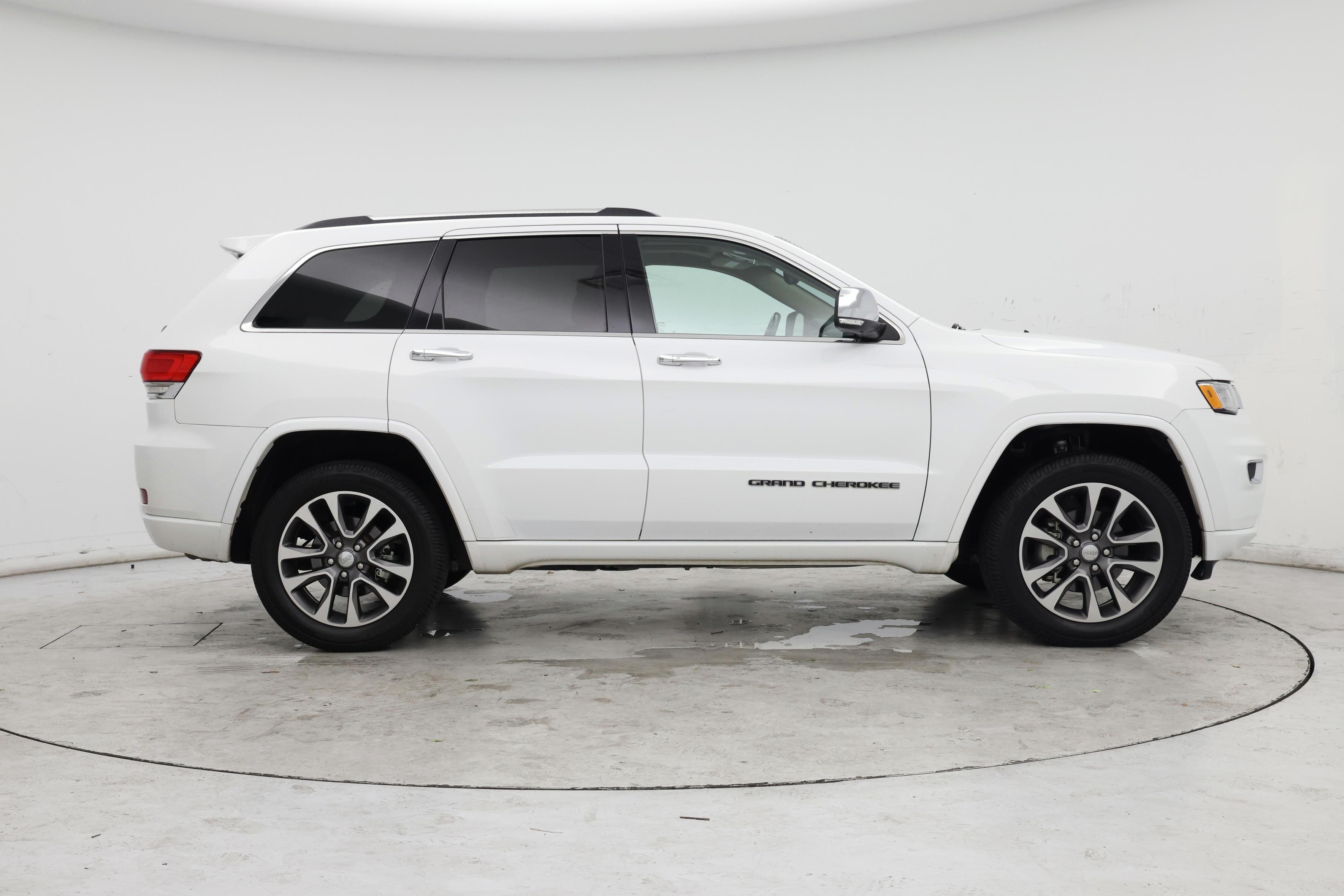 Thumbnail: 2017 Jeep Grand Cherokee - 7
