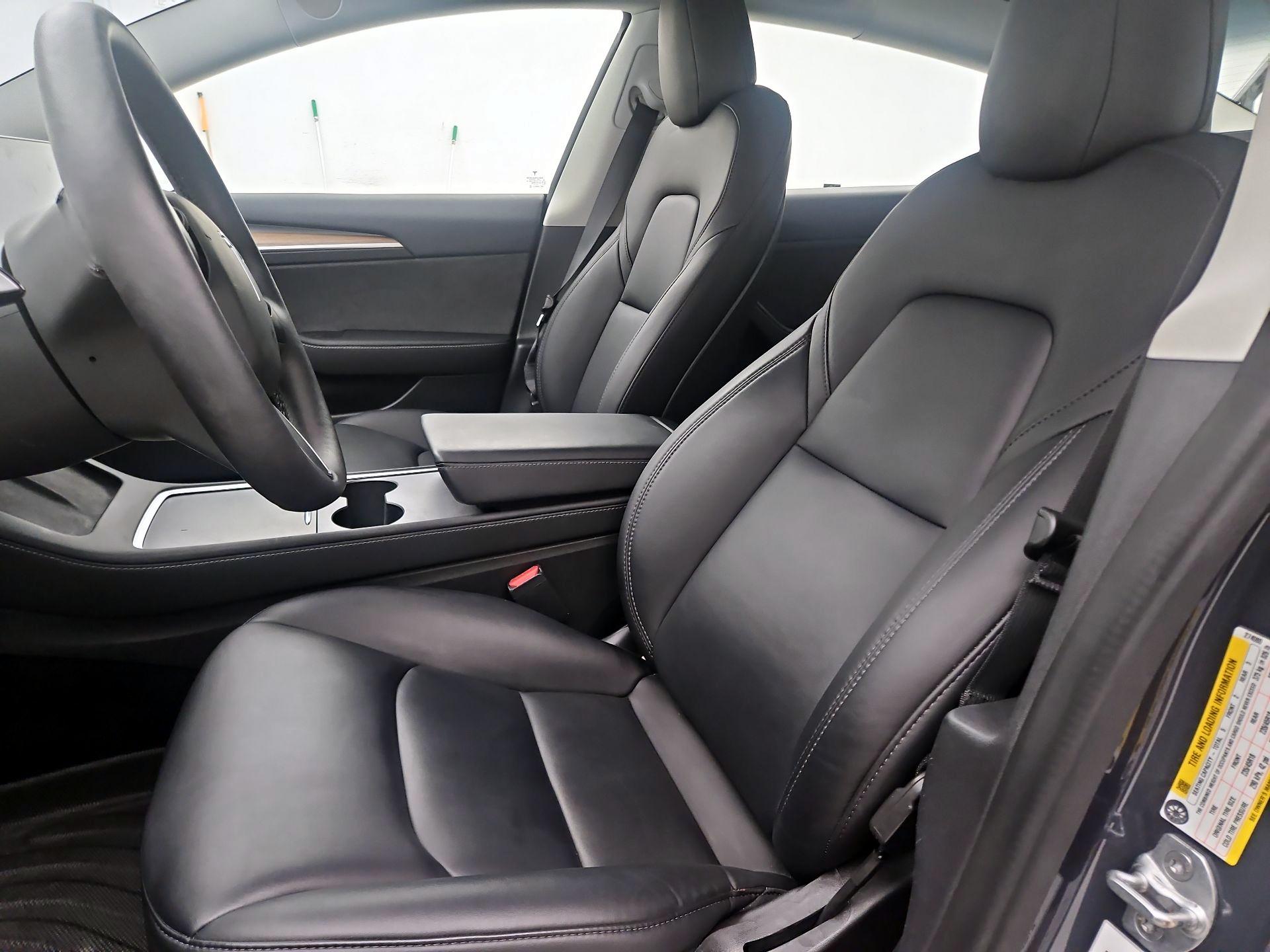 Thumbnail: 2022 Tesla Model 3 - 11