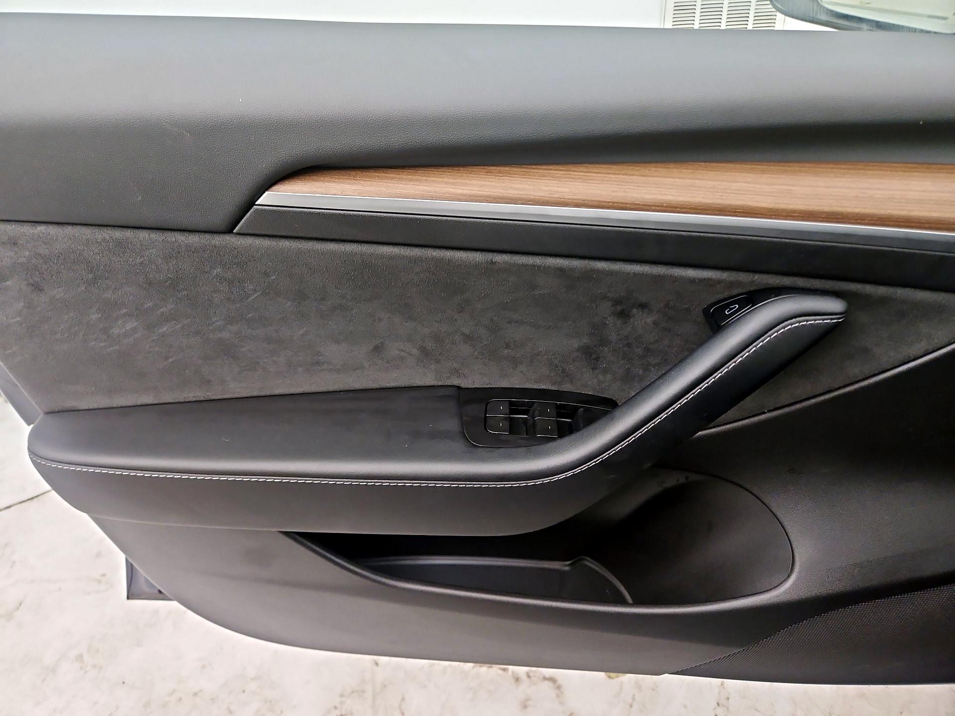 Thumbnail: 2022 Tesla Model 3 - 12