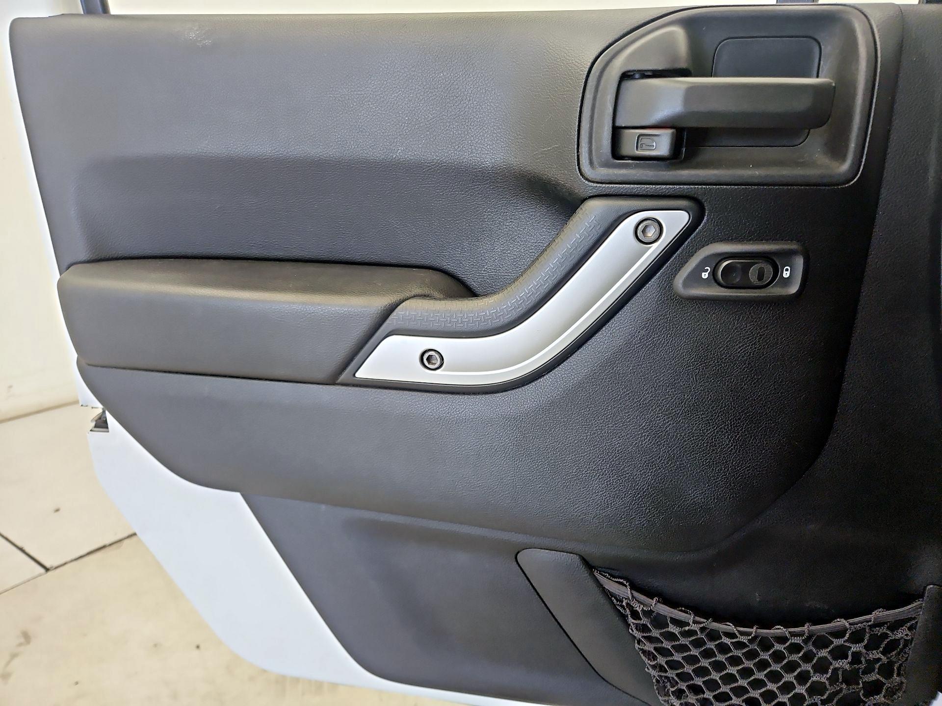 Thumbnail: 2013 Jeep Wrangler - 12