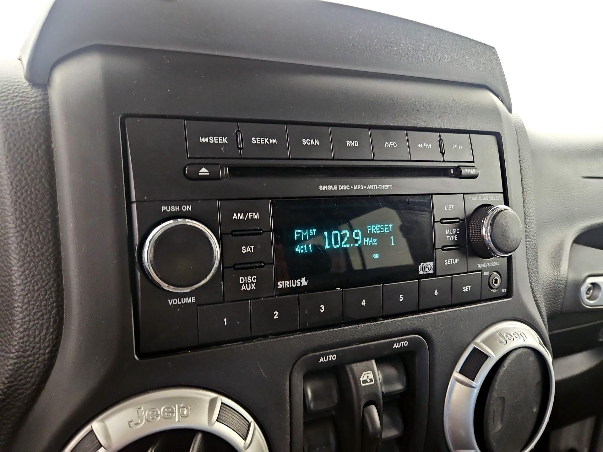 Thumbnail: 2013 Jeep Wrangler - 13
