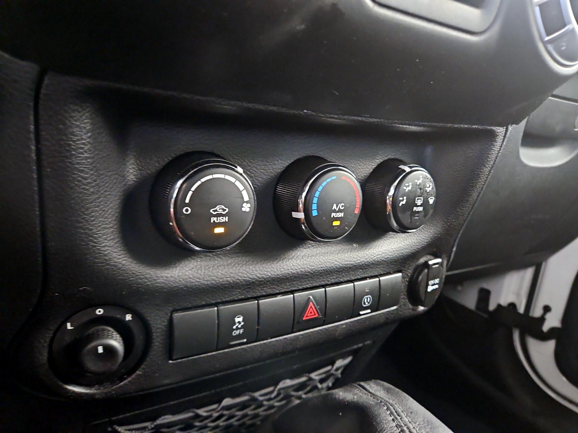 Thumbnail: 2013 Jeep Wrangler - 14