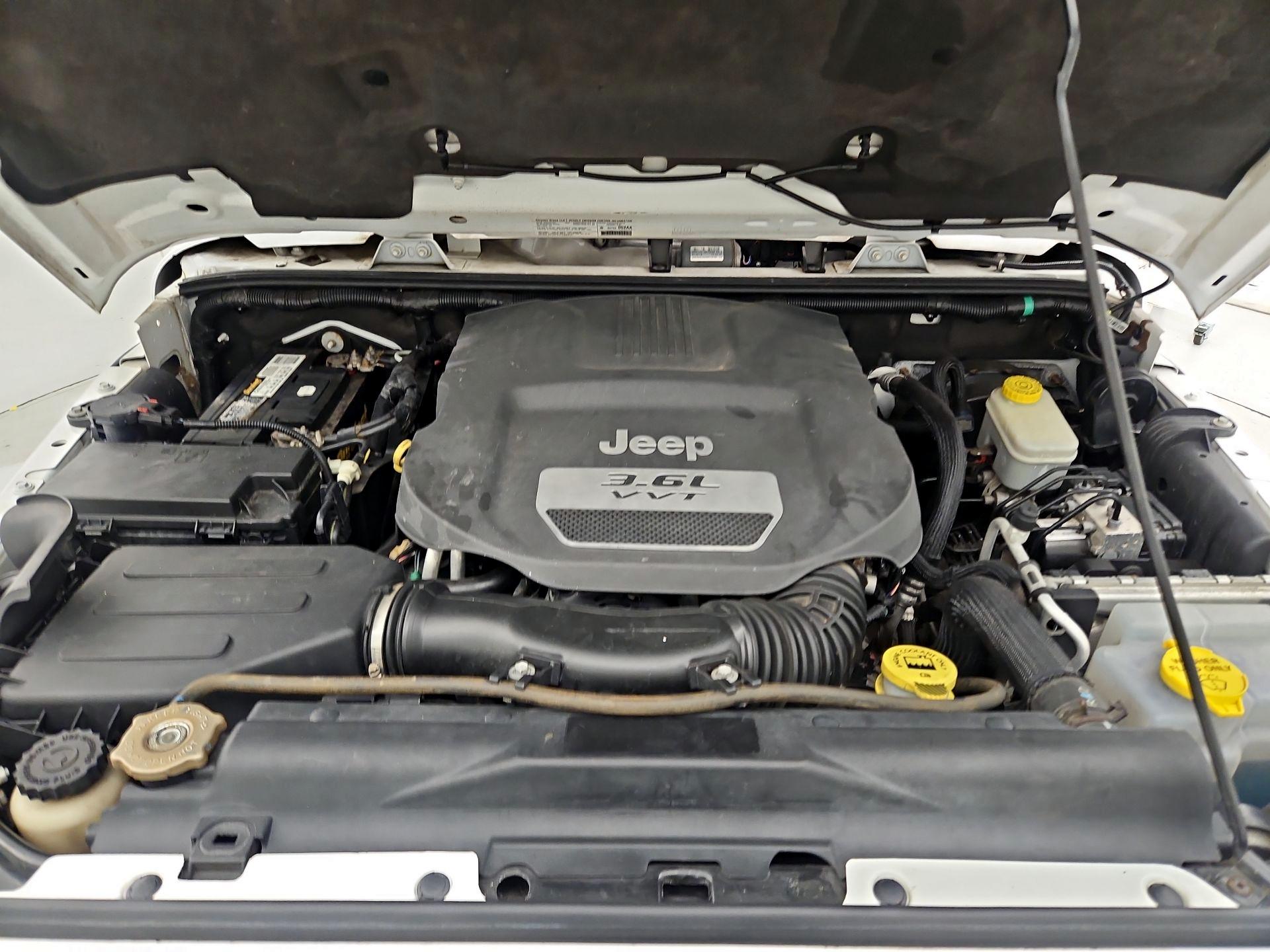 Thumbnail: 2013 Jeep Wrangler - 19