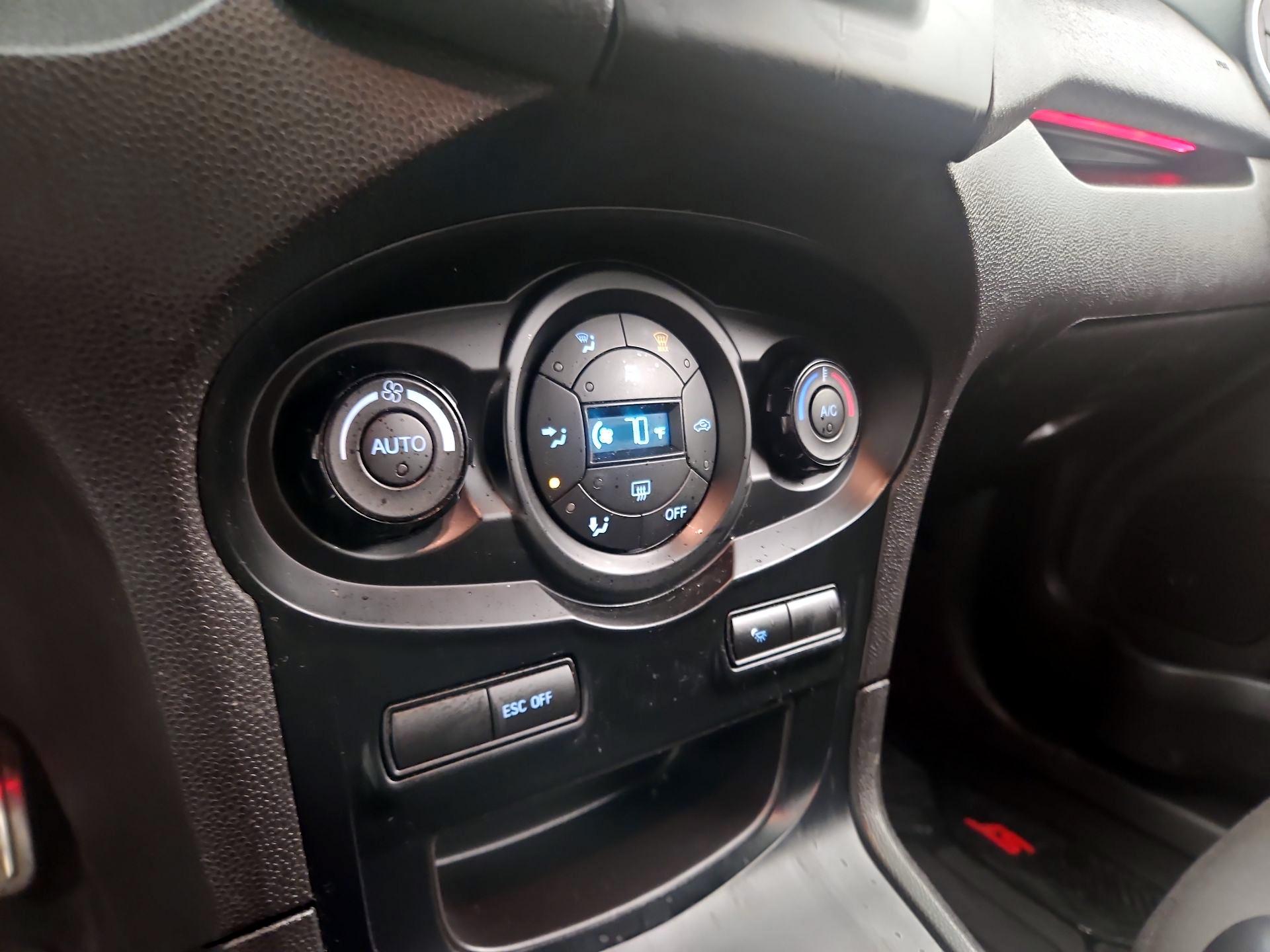 Thumbnail: 2016 Ford Fiesta - 15