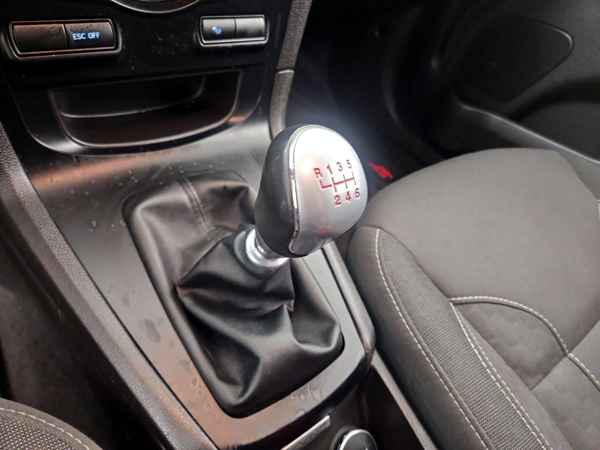 Thumbnail: 2016 Ford Fiesta - 16