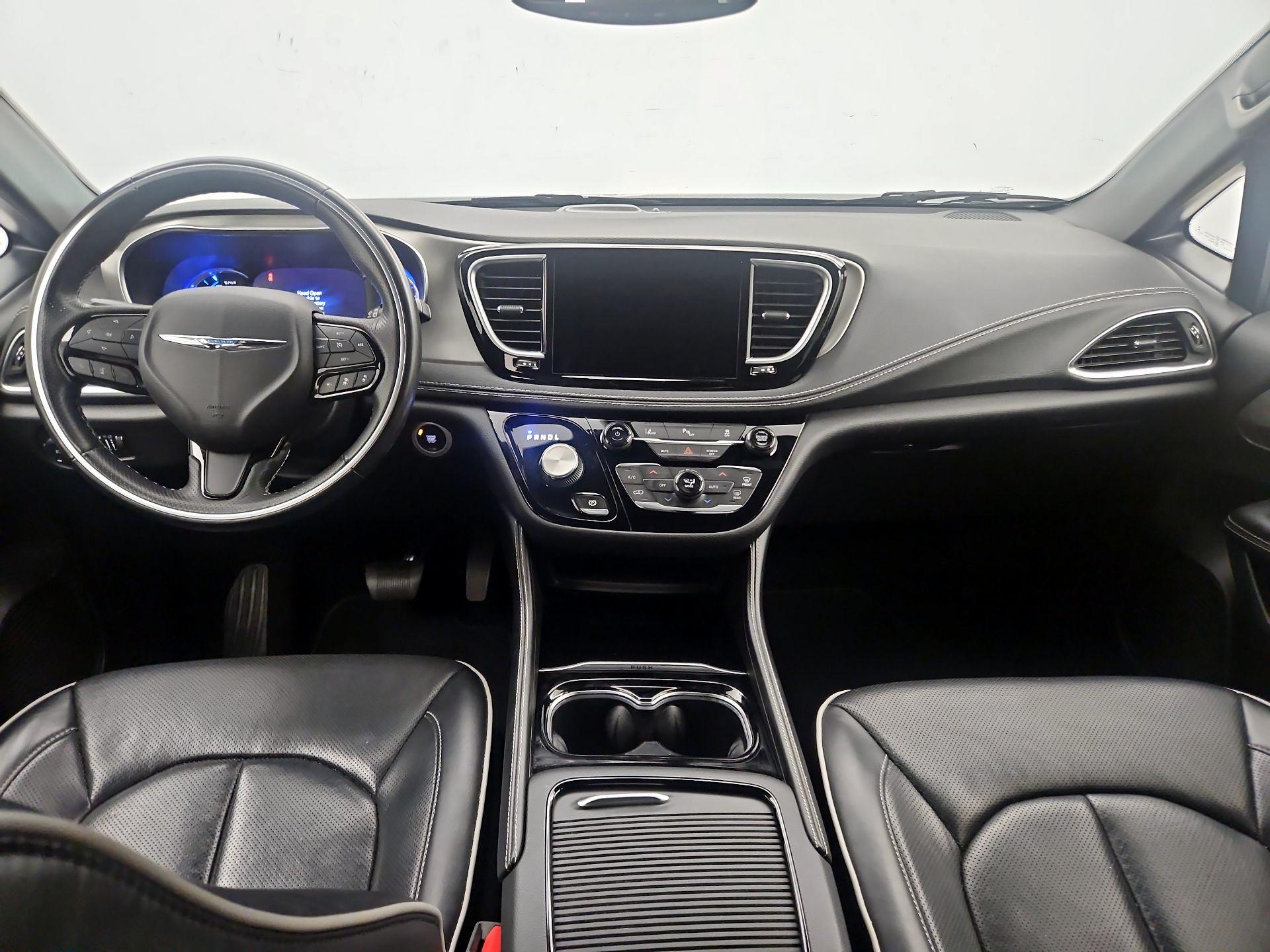 Thumbnail: 2021 Chrysler Pacifica - 9