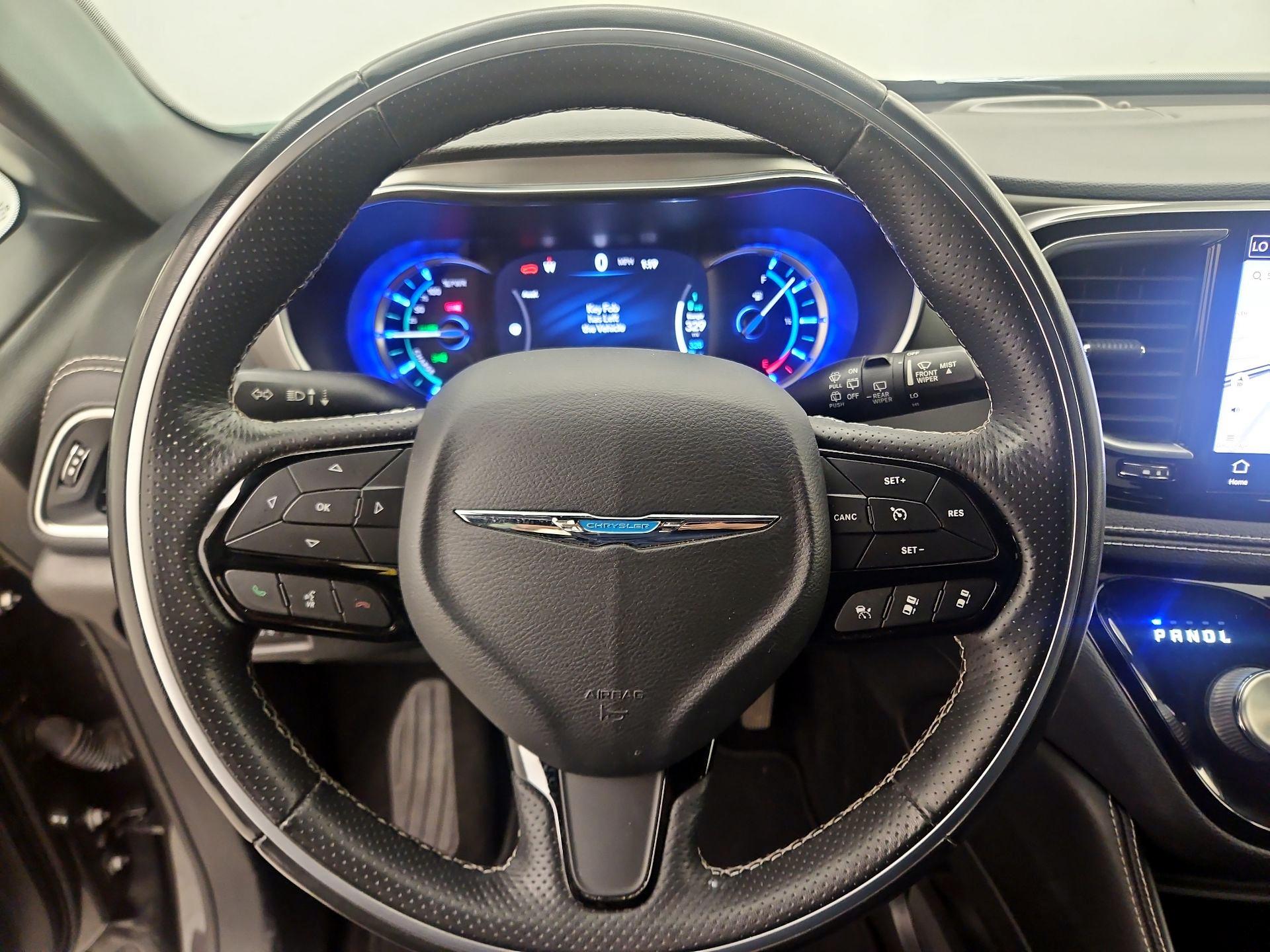 Thumbnail: 2021 Chrysler Pacifica - 10